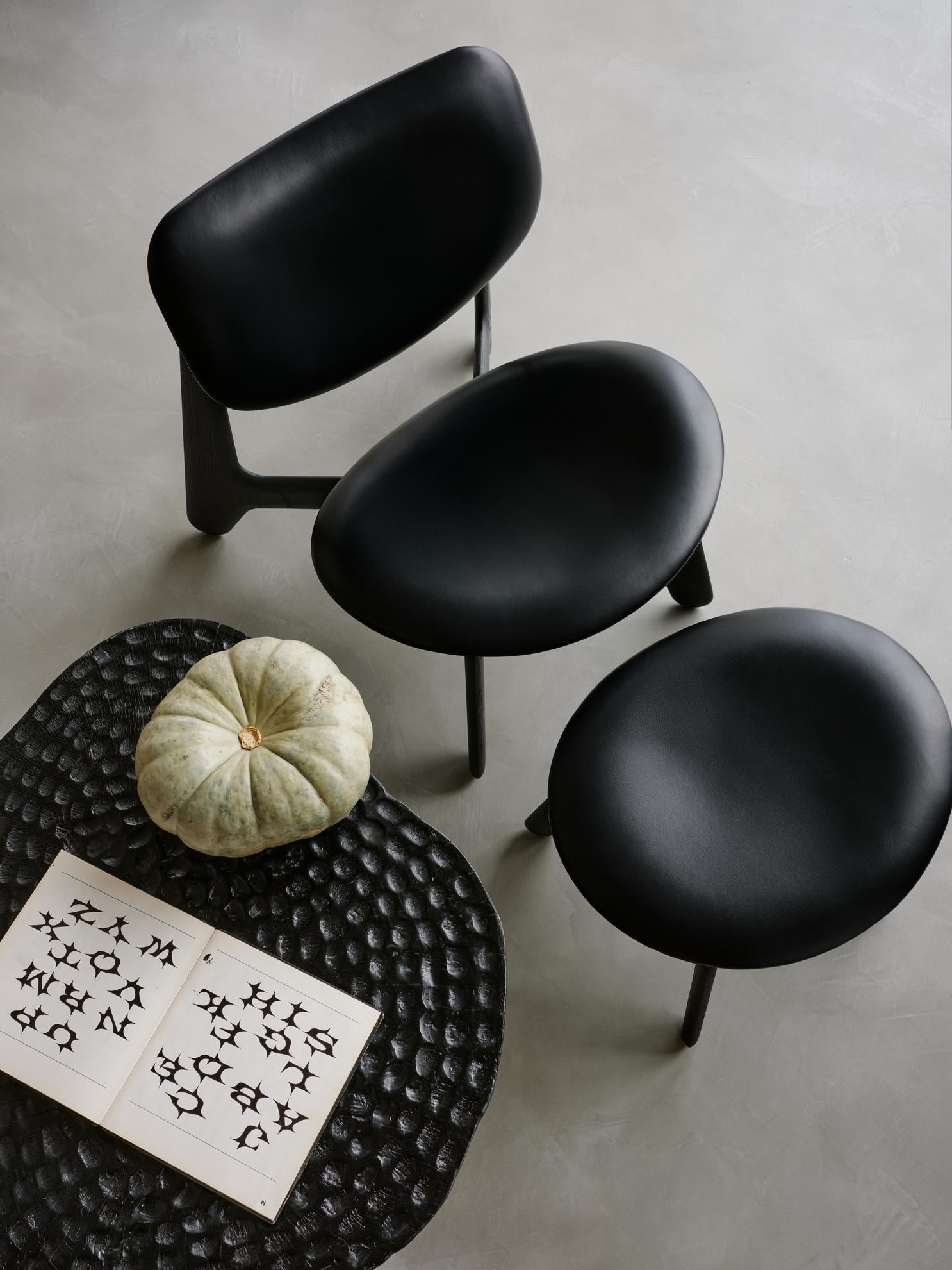 https://a.1stdibscdn.com/tom-dixon-oak-wood-and-leather-slab-lounge-chair-for-sale-picture-5/f_14472/f_438973421741113761407/Tom_Dixon_Slab_Lounge_Chair_Two_Enlighten_3_master.jpg