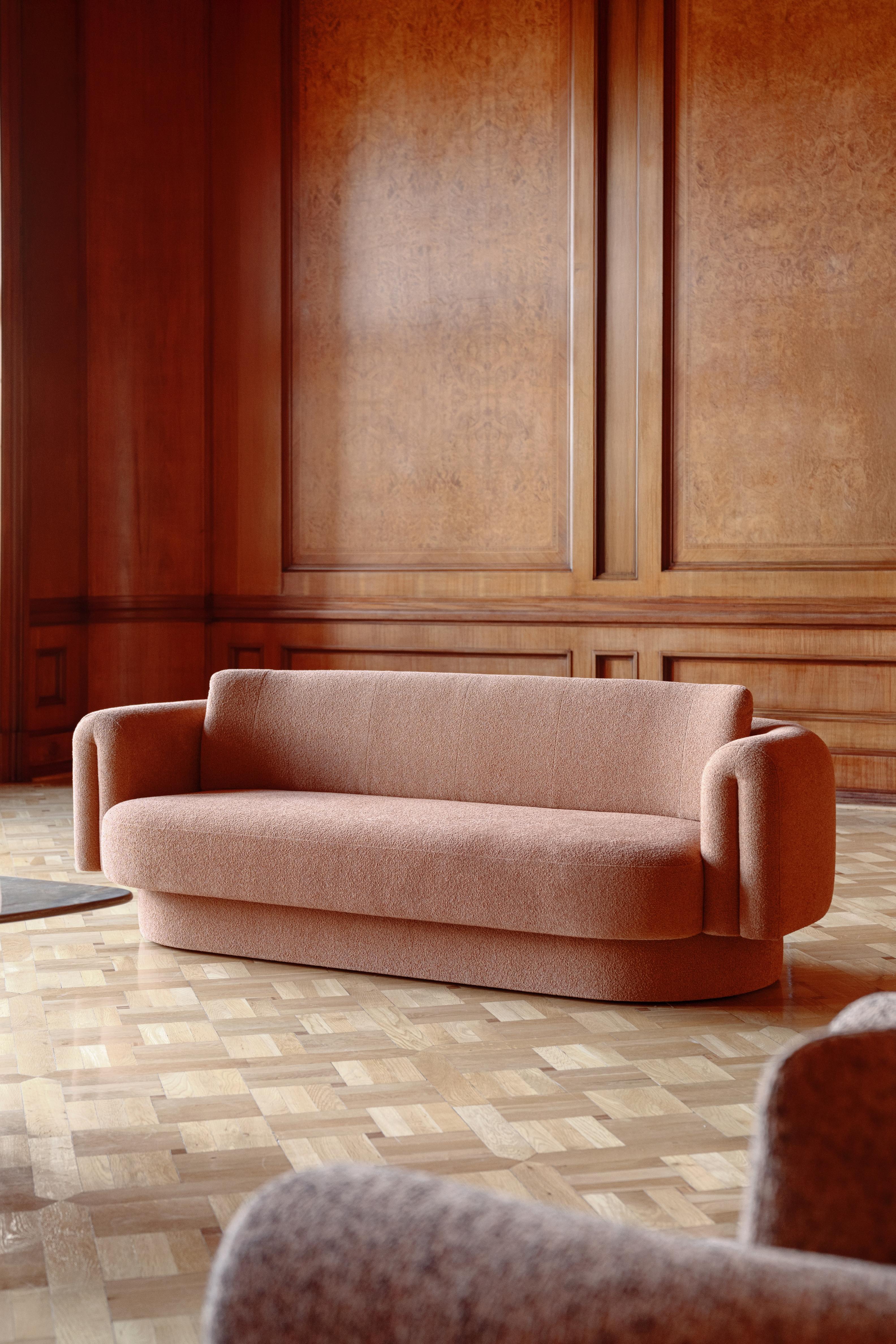 https://a.1stdibscdn.com/bizzarto-bofii-sofa-with-upholstered-base-for-sale-picture-5/f_104642/f_453374221749199428651/_Tom_Kurek_TS403308_1_master.jpg