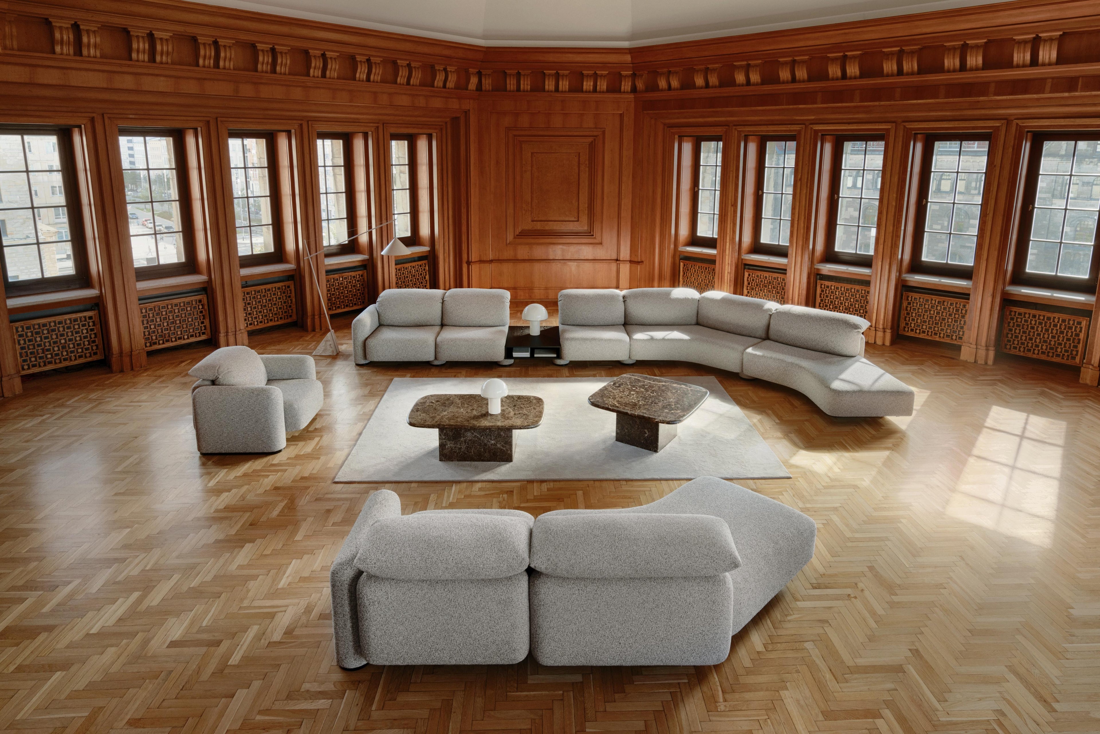 https://a.1stdibscdn.com/la-roche-modular-sofa-for-sale-picture-3/f_104642/f_453393621749208610421/_Tom_Kurek_TS505069_1_master.jpg