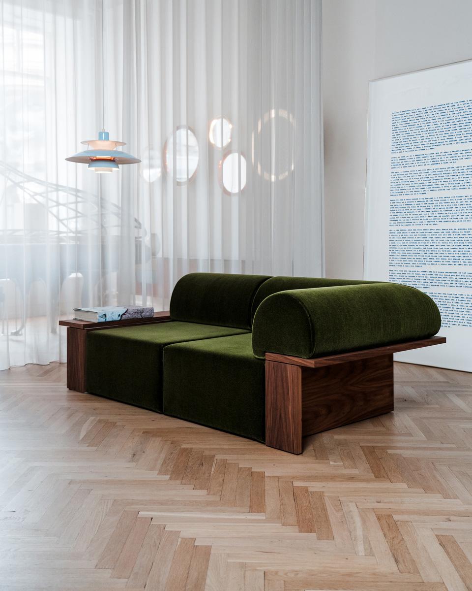 https://a.1stdibscdn.com/wittorin-sofa-2-modules-modular-sofa-in-walnut-and-green-upholstery-for-sale-picture-2/f_54552/f_370042621699529427587/ToneArt_00010_2_master.jpg