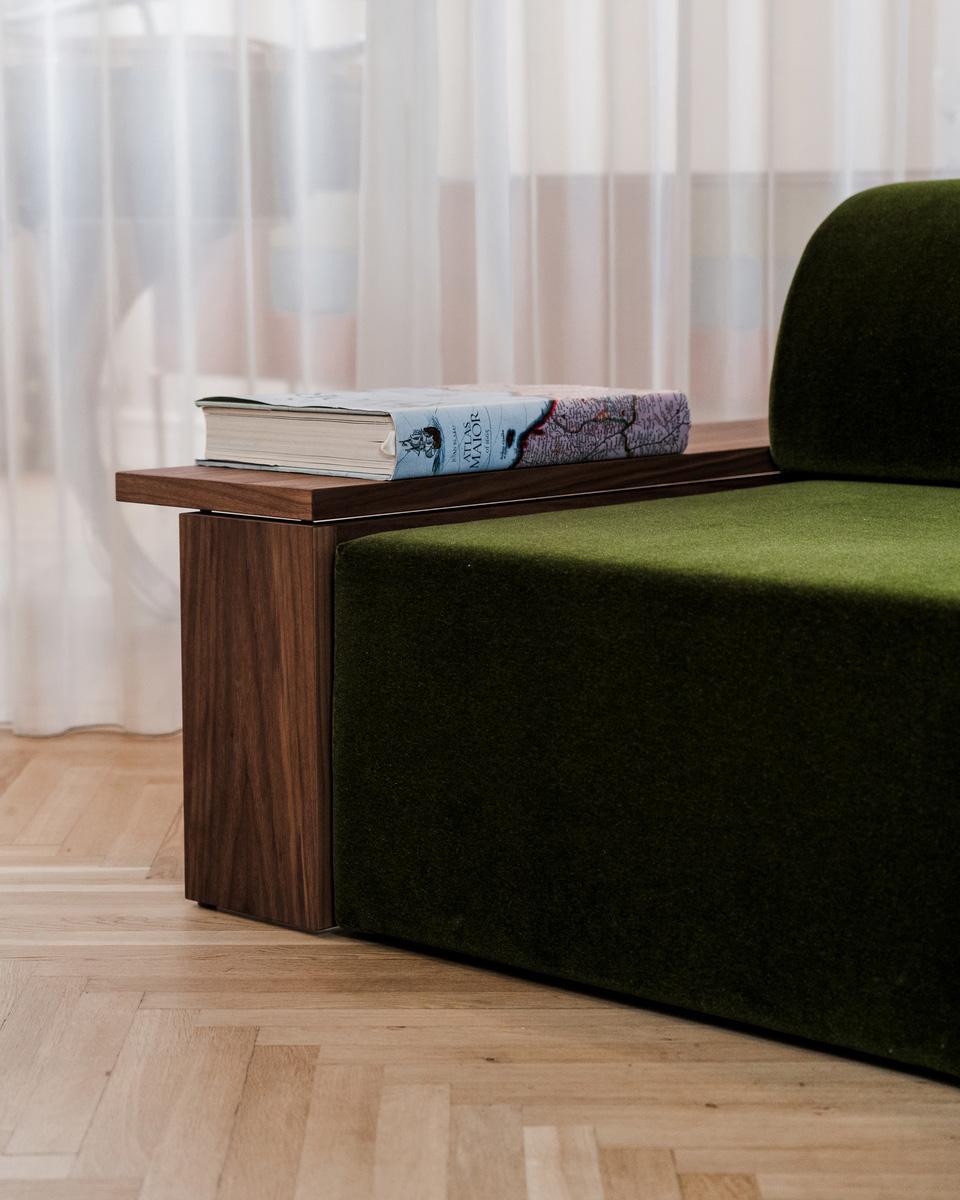 https://a.1stdibscdn.com/wittorin-sofa-2-modules-modular-sofa-in-walnut-and-green-upholstery-for-sale-picture-3/f_54552/f_370042621699529427549/ToneArt_00019_2_master.jpg