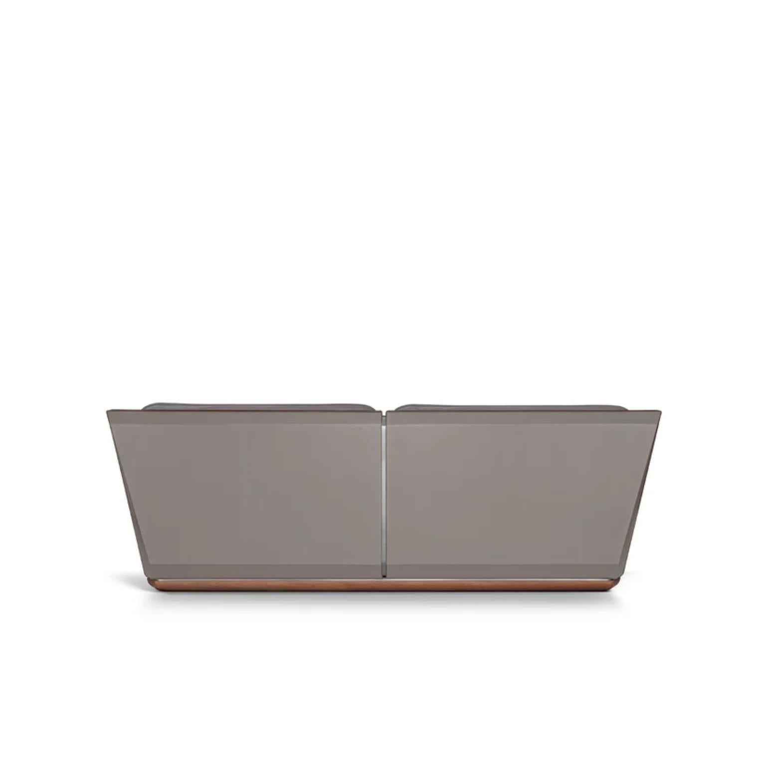 https://a.1stdibscdn.com/leather-tora-sofa-by-madheke-for-sale-picture-5/f_12192/f_487461821770736775491/Tora_Sofa_Leather_Madheke4_master.jpg