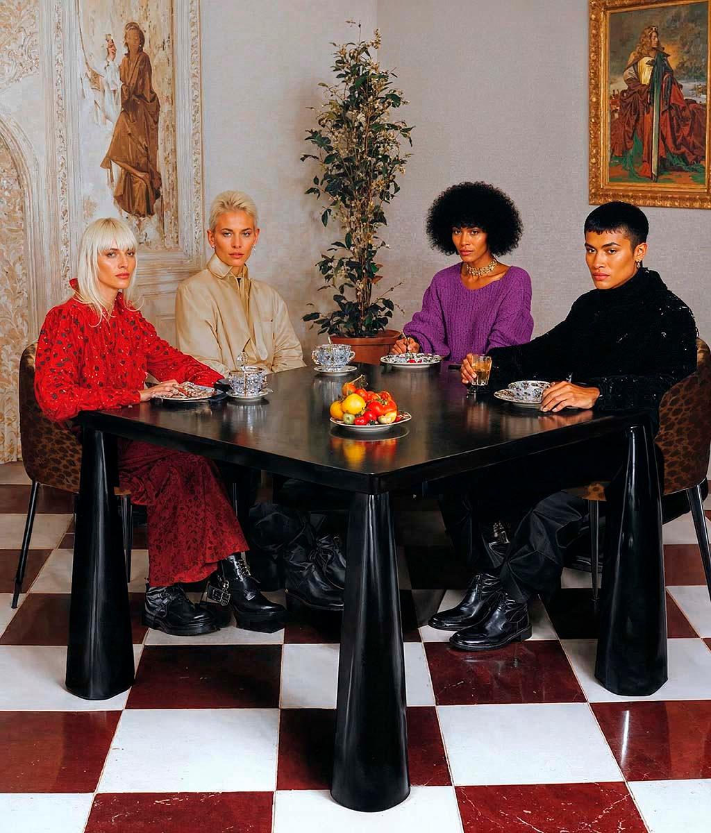 https://a.1stdibscdn.com/post-modern-sculptural-black-lacquered-dining-table-trance-for-sale-picture-4/f_105132/f_459825721753715982863/Trance_y_utopia_master.jpg