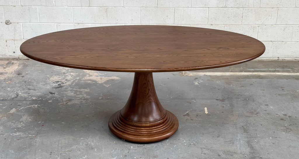 https://a.1stdibscdn.com/walnut-pedestal-dining-table-built-to-order-by-petersen-antiques-for-sale-picture-3/f_8065/f_446687221745240846058/UTF_8IMG_4897_master.jpeg