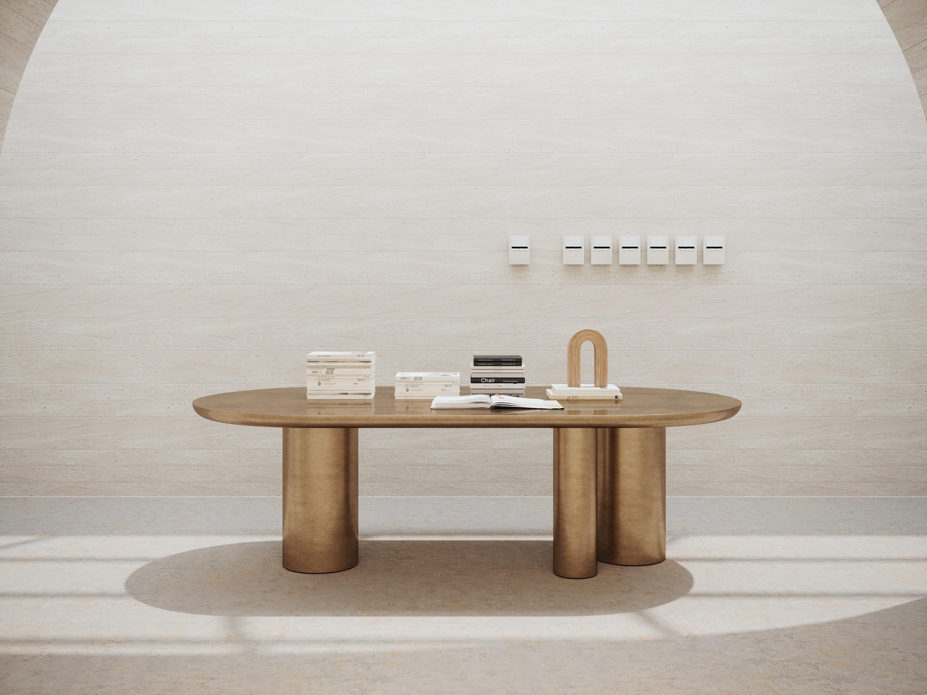 https://a.1stdibscdn.com/zeus-table-for-sale-picture-4/f_98852/f_412273121724774796621/Ultramobili_Table_Dining_Zeus_BR_04_0000300_master.jpg