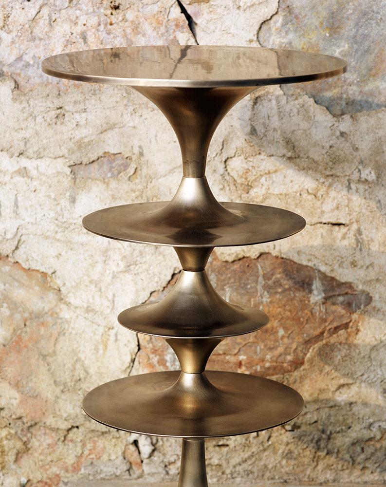 https://a.1stdibscdn.com/umaid-table-in-cast-brass-small-for-sale-picture-2/f_71162/f_307669221665244223848/Umaid_detail_location_44_1000_master.jpeg