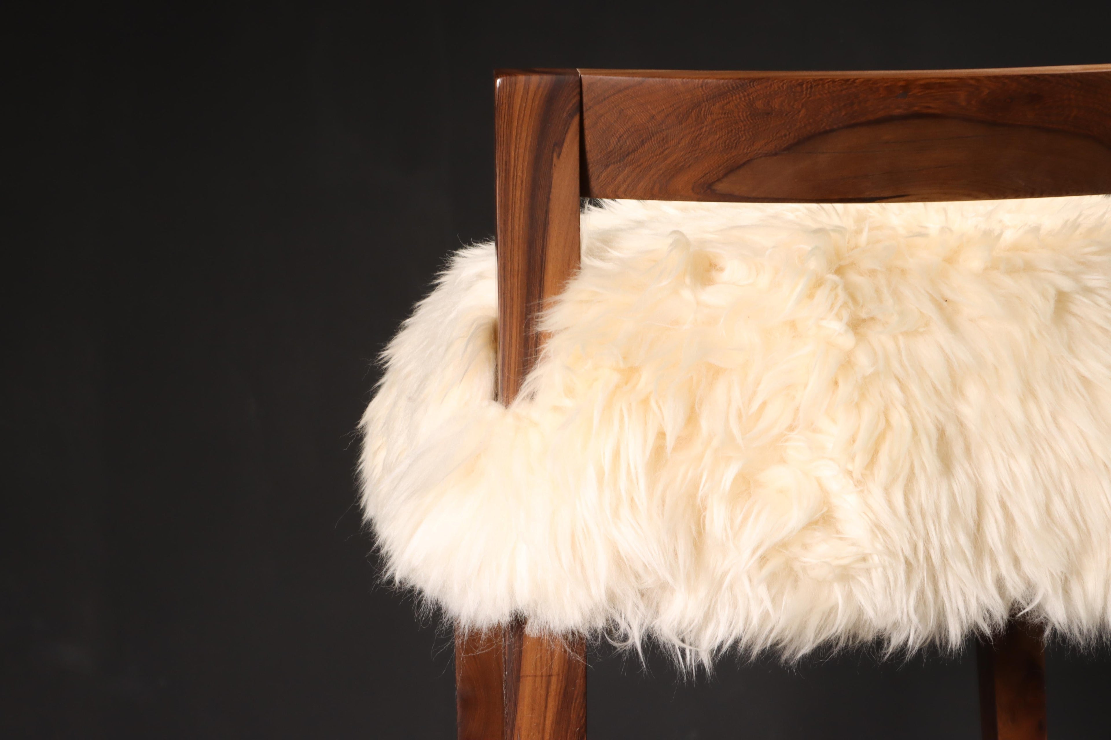 https://a.1stdibscdn.com/sheepskin-and-exotic-wood-contemporary-low-back-stool-from-costantini-umberto-for-sale-picture-9/f_25173/f_318617921671644802953/Umberto_Stool_in_Sheepskin_by_Costantini_07_master.JPG