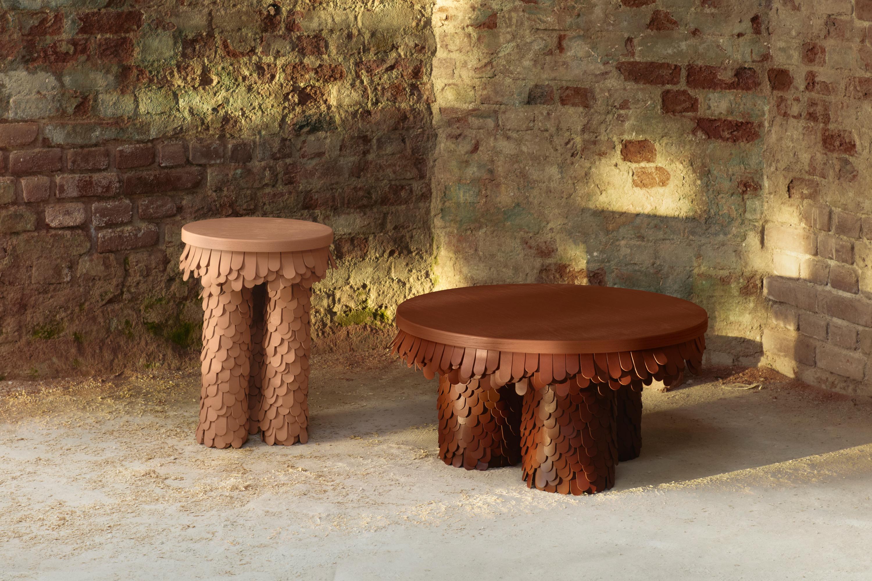 https://a.1stdibscdn.com/round-textured-organic-black-leather-and-wood-coffee-table-for-sale-picture-10/f_19173/f_464281921756289855772/Uniqka_Betsy_Collection_by_Lara_Bohinc_07_master.jpg