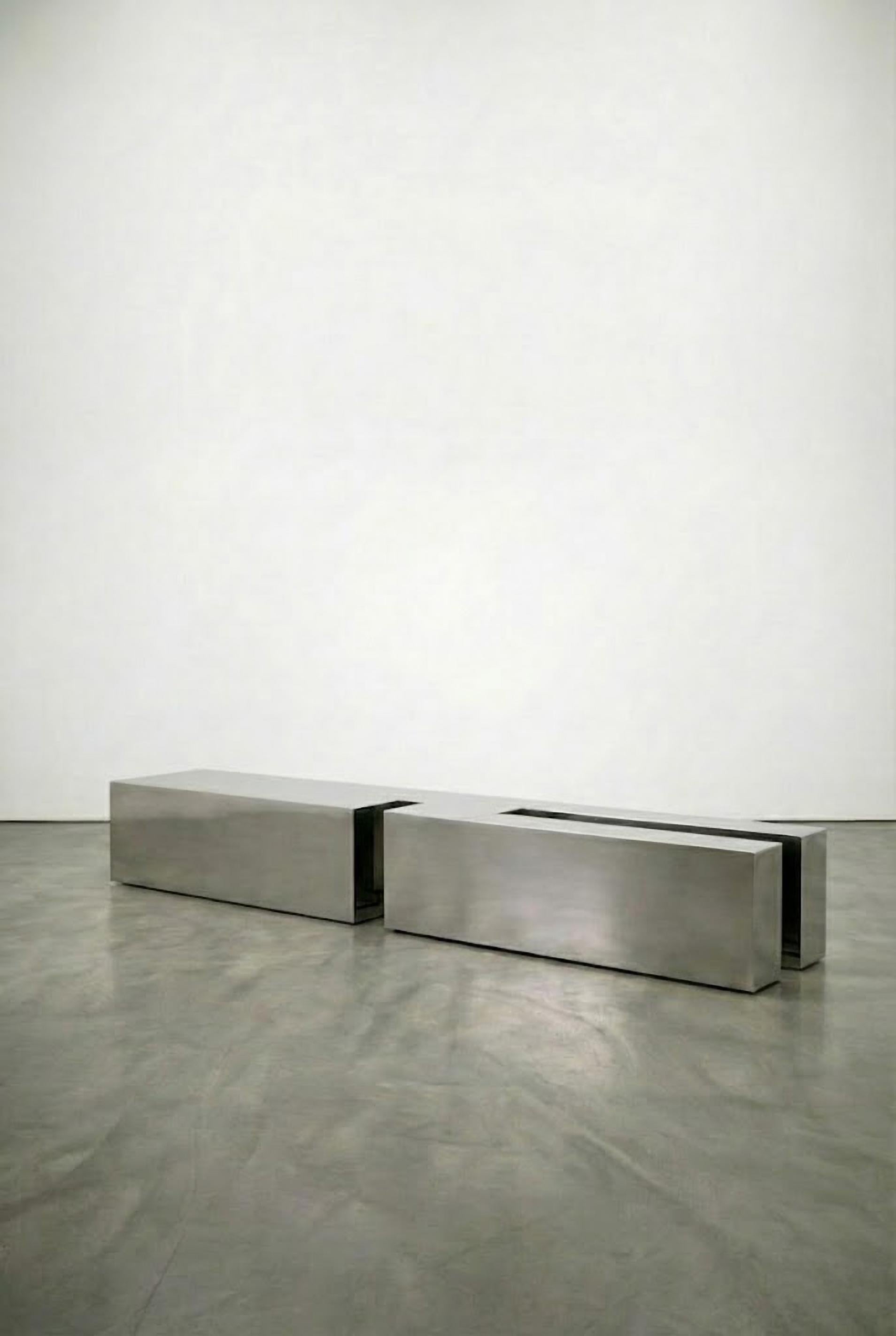 https://a.1stdibscdn.com/untitled-lv-stainless-steel-coffee-table-by-pietro-franceschini-for-sale-picture-6/f_12192/f_491632421773153912698/Untitled_LV_4_Pietro_Franceschini_master.jpeg