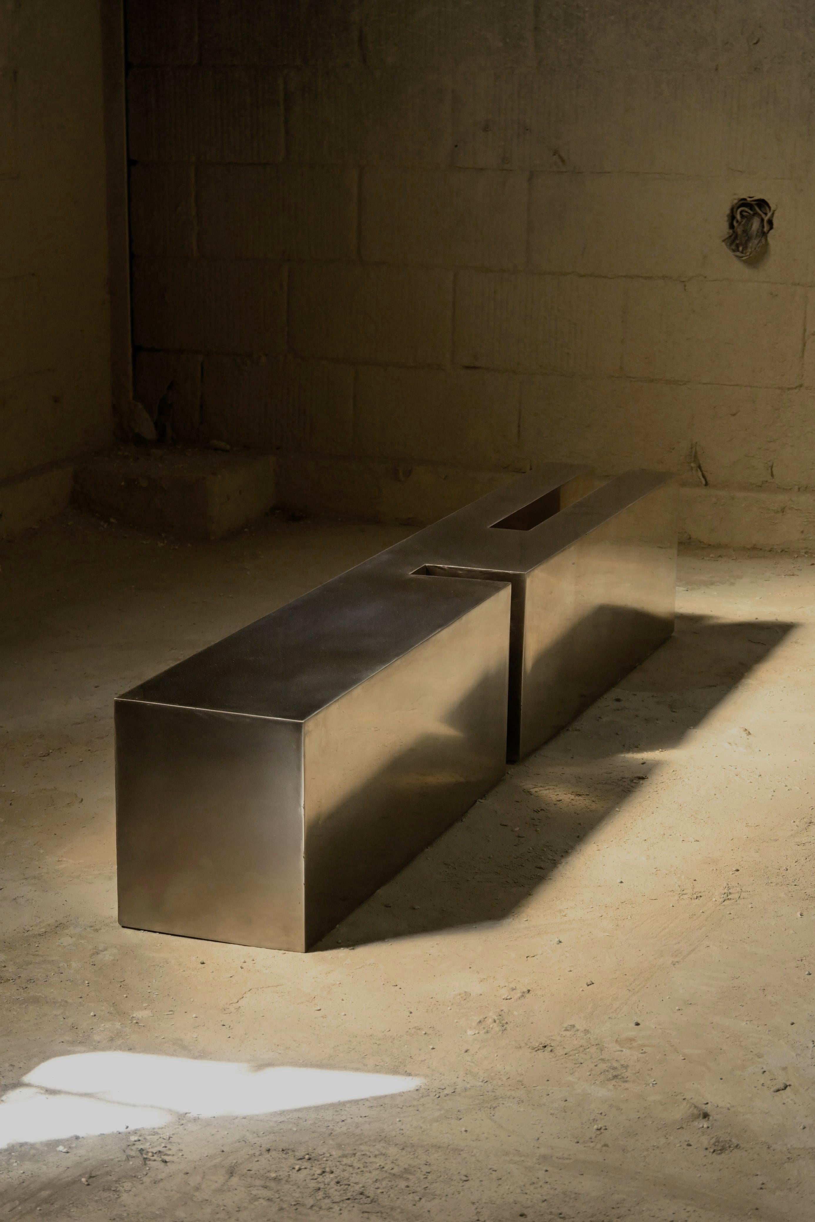 https://a.1stdibscdn.com/untitled-lv-stainless-steel-coffee-table-by-pietro-franceschini-for-sale-picture-12/f_12192/f_491632421773154040970/Untitled_LV_Pietro_Franceschini_x_Interval_1_master.jpg