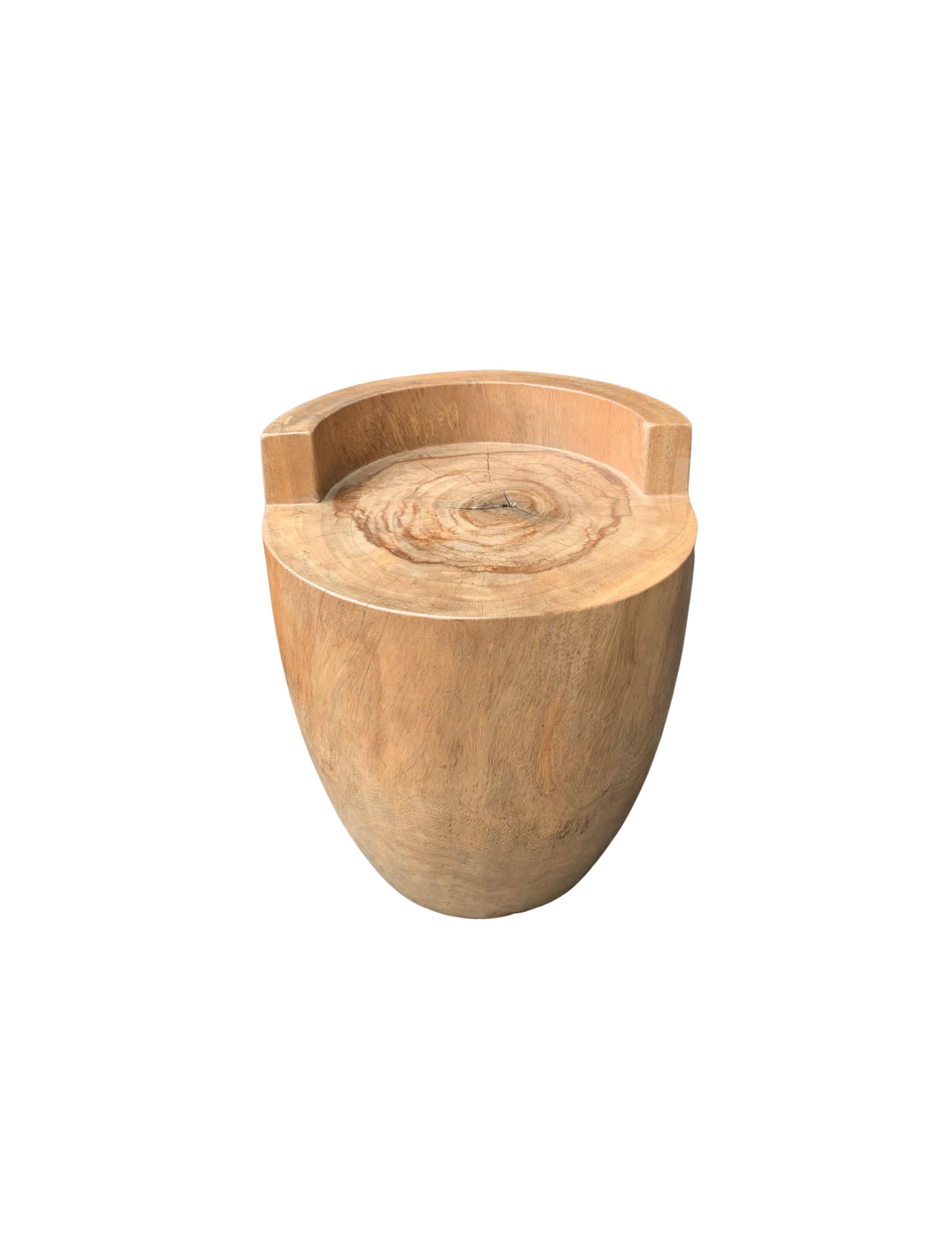 https://a.1stdibscdn.com/sculptural-chair-carved-from-solid-mango-wood-modern-organic-for-sale-picture-2/f_58812/f_299383821660199476377/Untitled_design_2022_08_10T200504_918_master.jpg