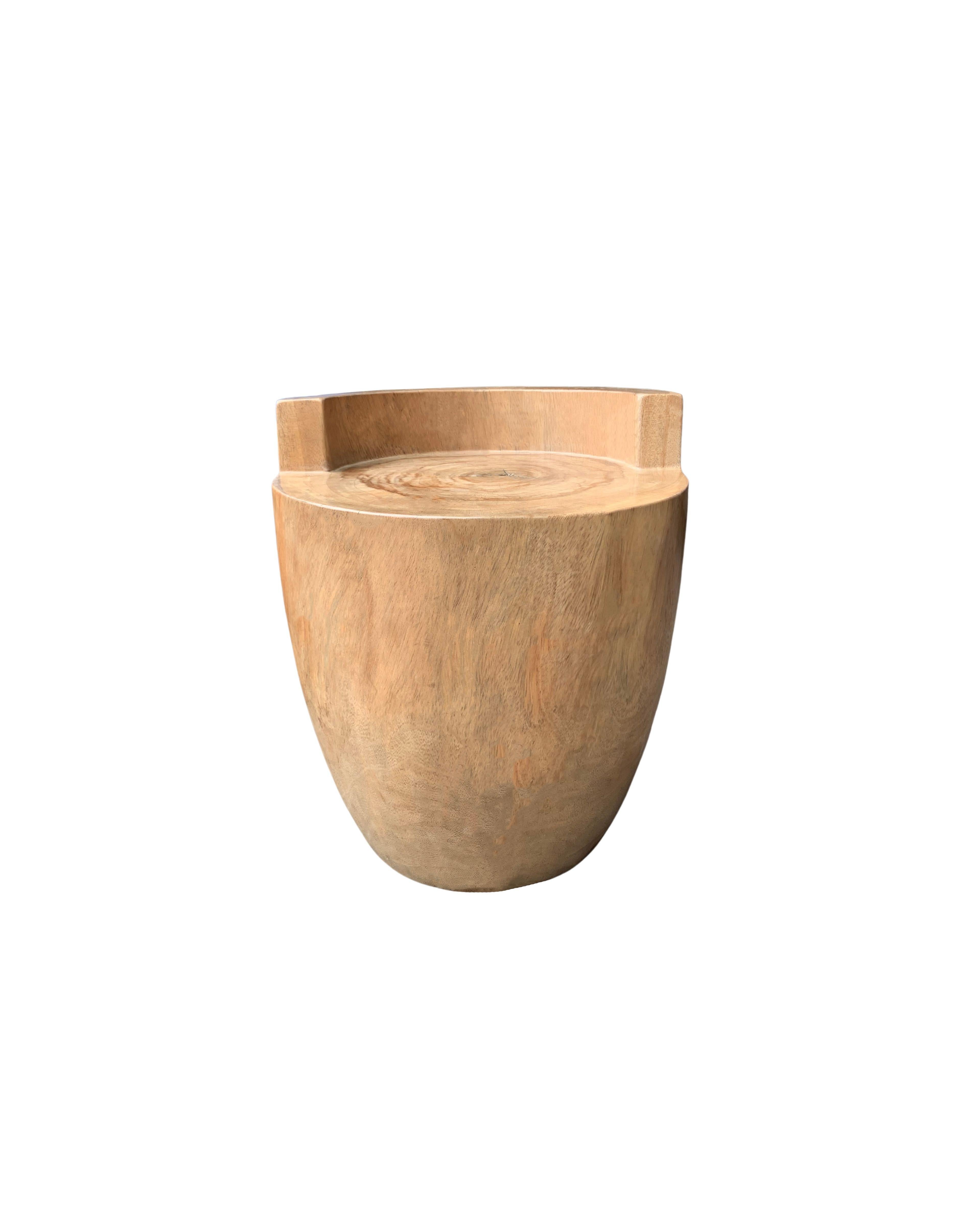 https://a.1stdibscdn.com/sculptural-chair-carved-from-solid-mango-wood-modern-organic-for-sale-picture-3/f_58812/f_299383821660199476305/Untitled_design_2022_08_10T201045_462_master.jpg