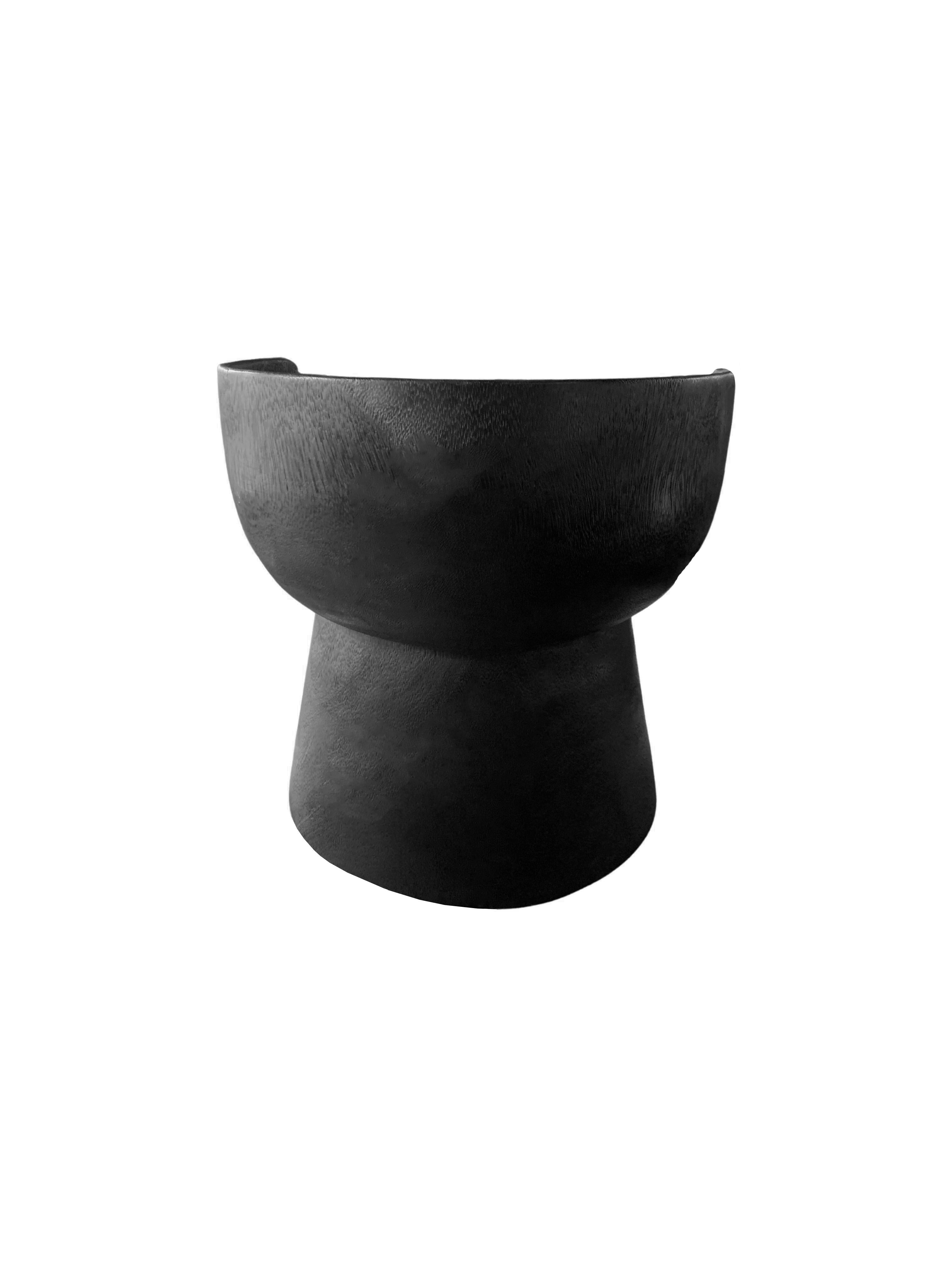 https://a.1stdibscdn.com/sculptural-chair-carved-from-solid-mango-wood-burnt-finish-modern-organic-for-sale-picture-5/f_58812/f_318621821671646541462/Untitled_design_2022_12_21T195333_512_master.jpg