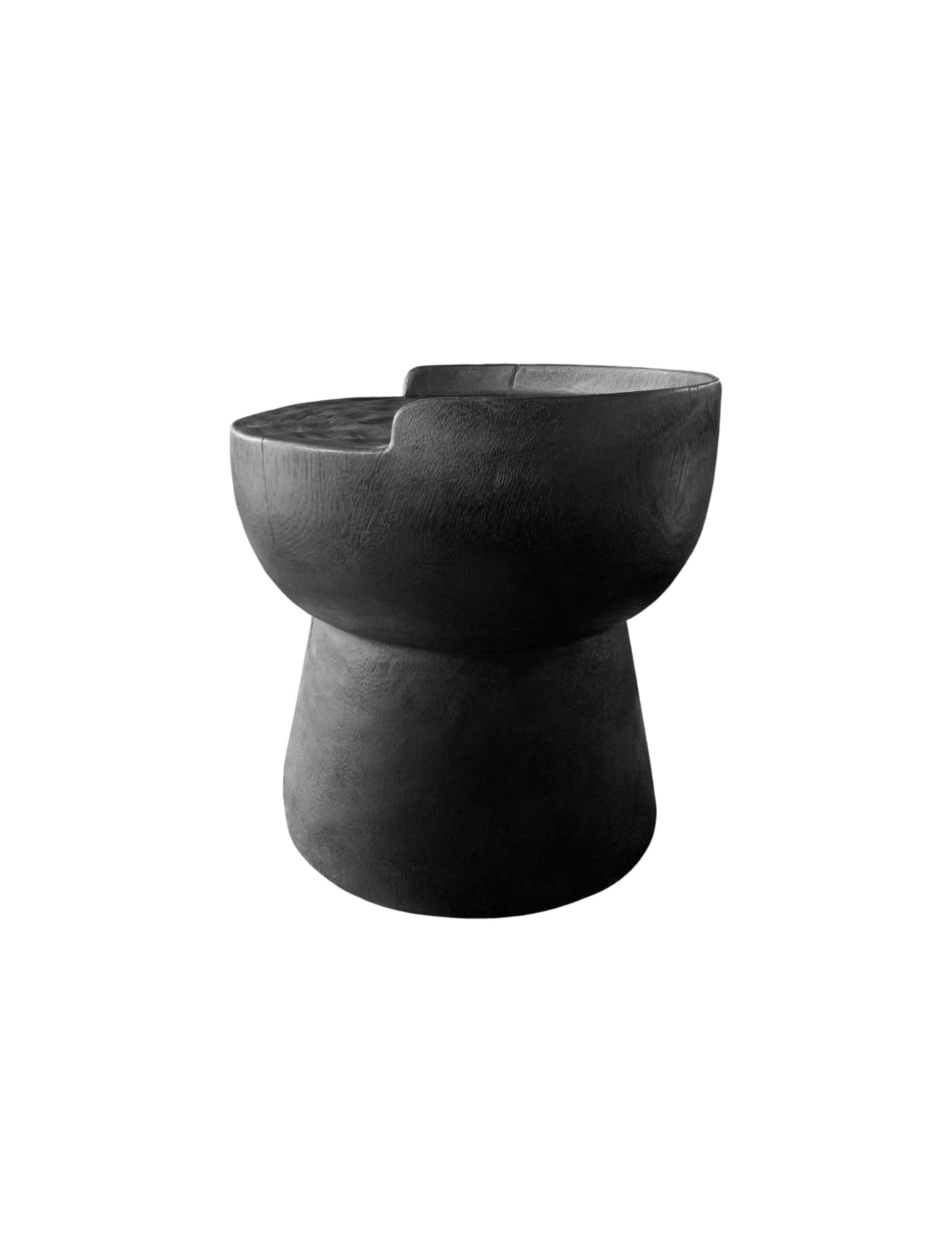 https://a.1stdibscdn.com/sculptural-chair-carved-from-solid-mango-wood-burnt-finish-modern-organic-for-sale-picture-4/f_58812/f_318621821671646541236/Untitled_design_2022_12_21T200704_404_master.jpg