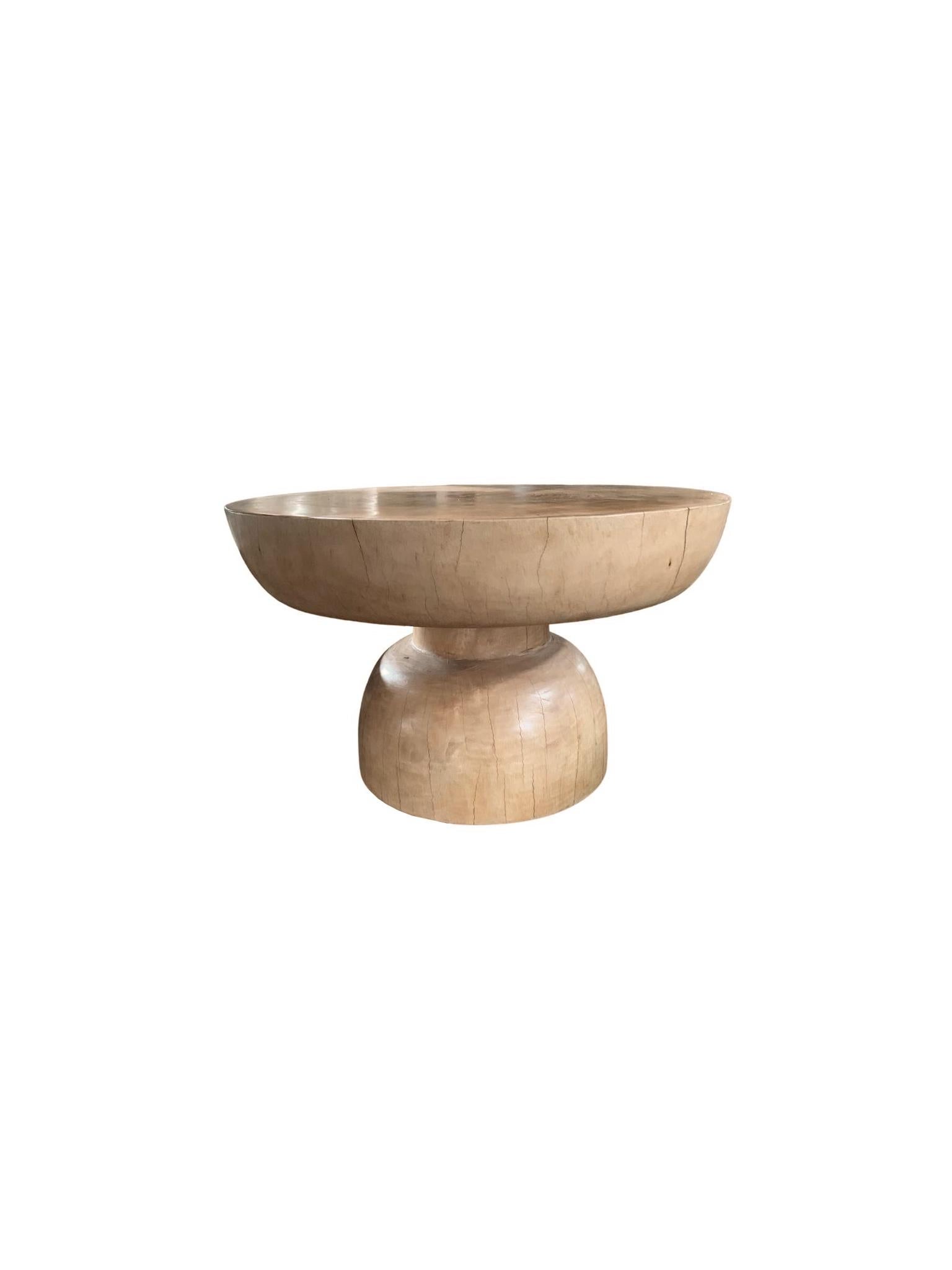 https://a.1stdibscdn.com/sculptural-round-table-mango-wood-modern-organic-for-sale-picture-4/f_58812/f_306822921664794119842/Untitled_design_23_2_master.jpg