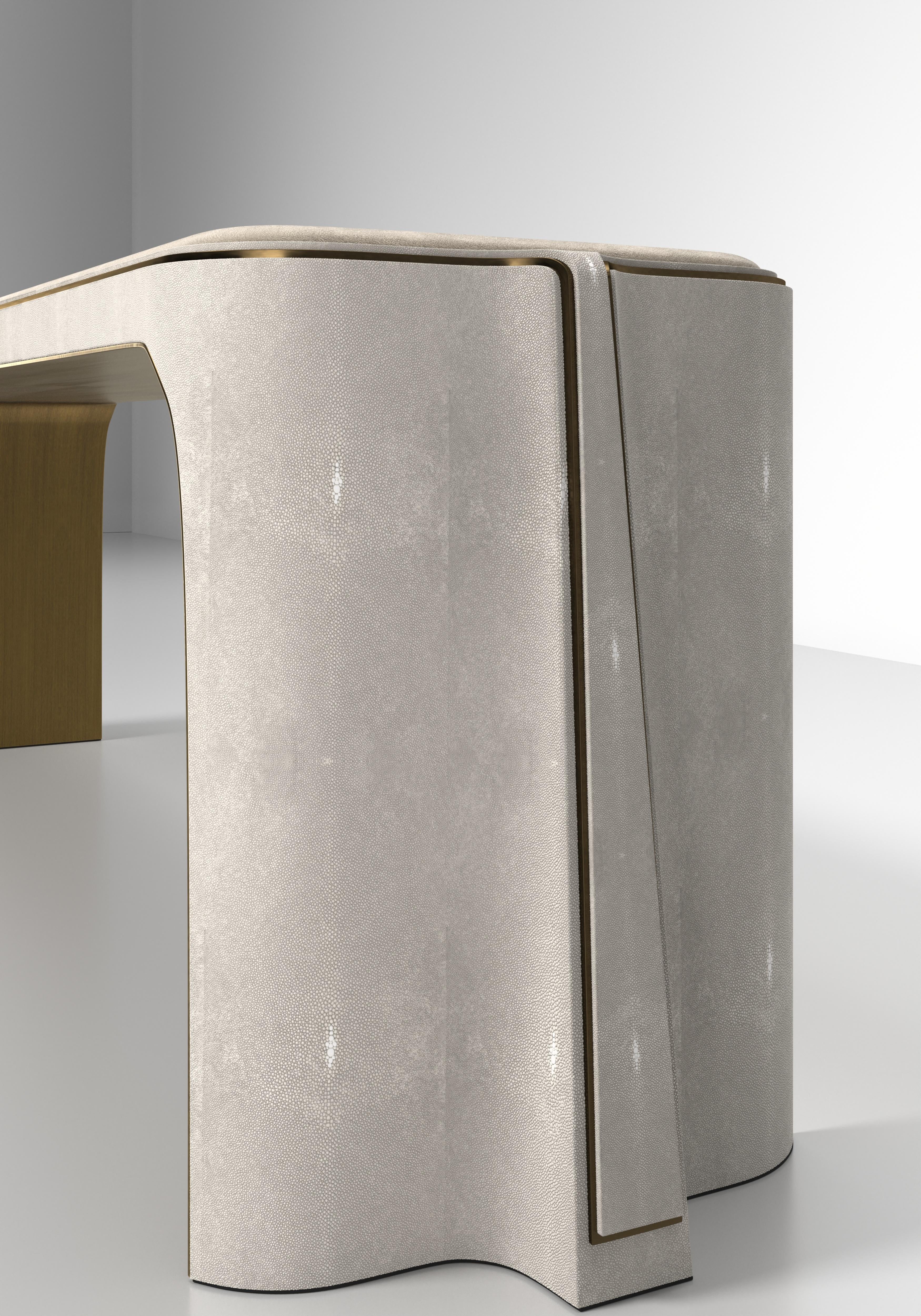 https://a.1stdibscdn.com/shagreen-stool-with-bronze-patina-brass-details-by-ry-augousti-for-sale-picture-9/f_45491/f_458817821752549096700/V2_BENCH_AXIS_0005_master.jpg