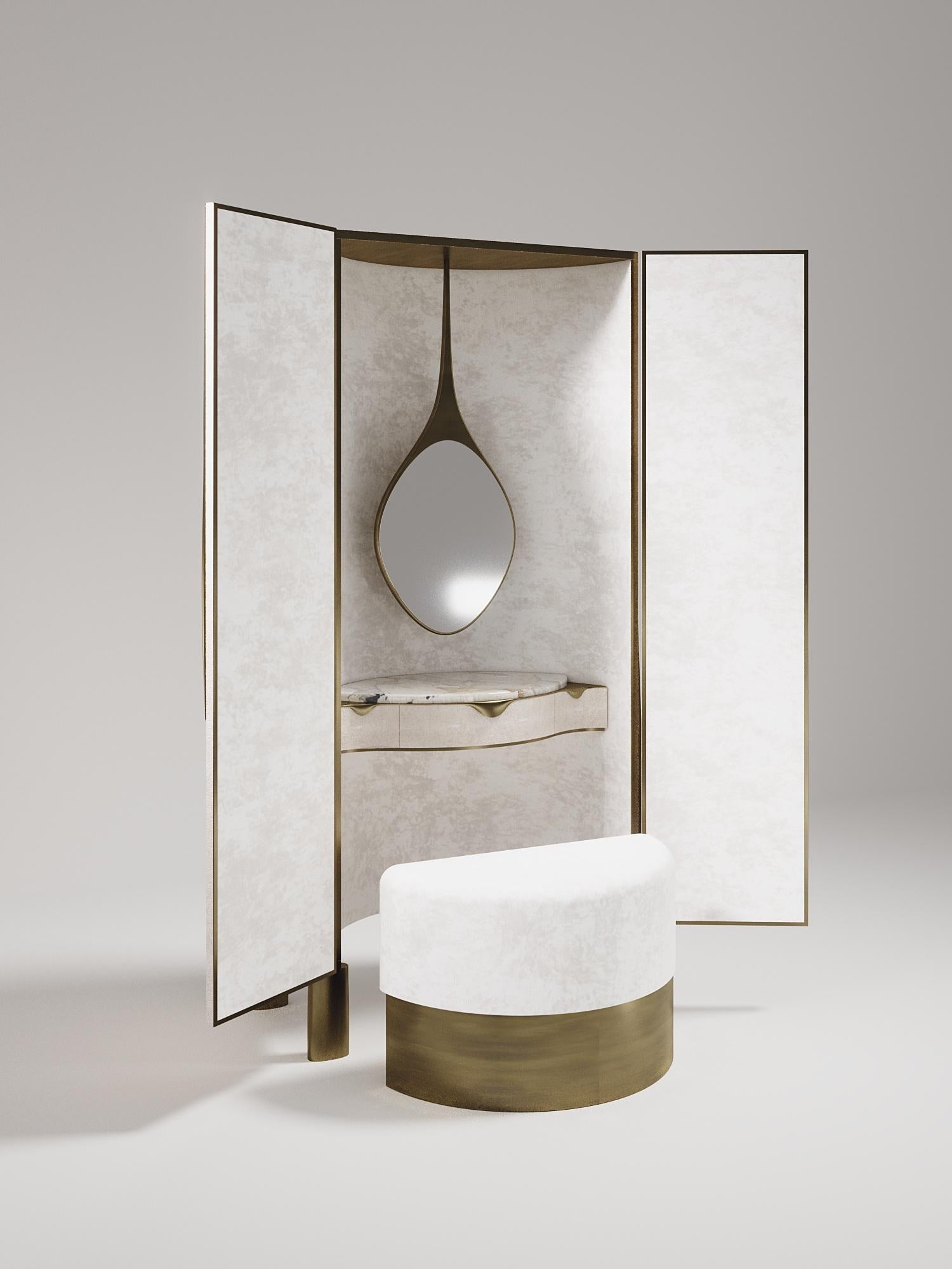 https://a.1stdibscdn.com/shagreen-vanity-cabinet-with-bronze-patina-brass-details-by-ry-augousti-for-sale-picture-5/f_45491/f_294305521656995785356/VANITY_D1_2B_master.jpg
