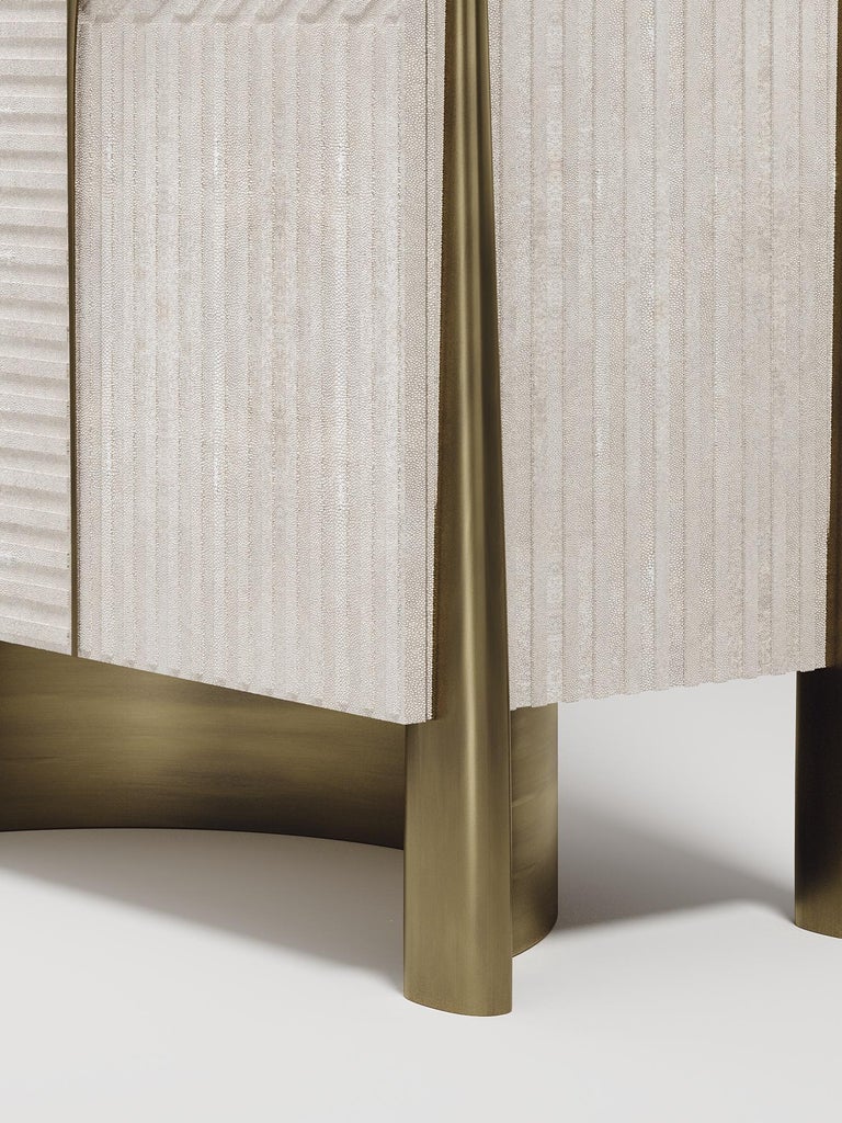 https://a.1stdibscdn.com/shagreen-vanity-cabinet-with-bronze-patina-brass-details-by-ry-augousti-for-sale-picture-5/f_45491/f_294306421656996543059/VANITY_D1_3A_master.jpg?width=768