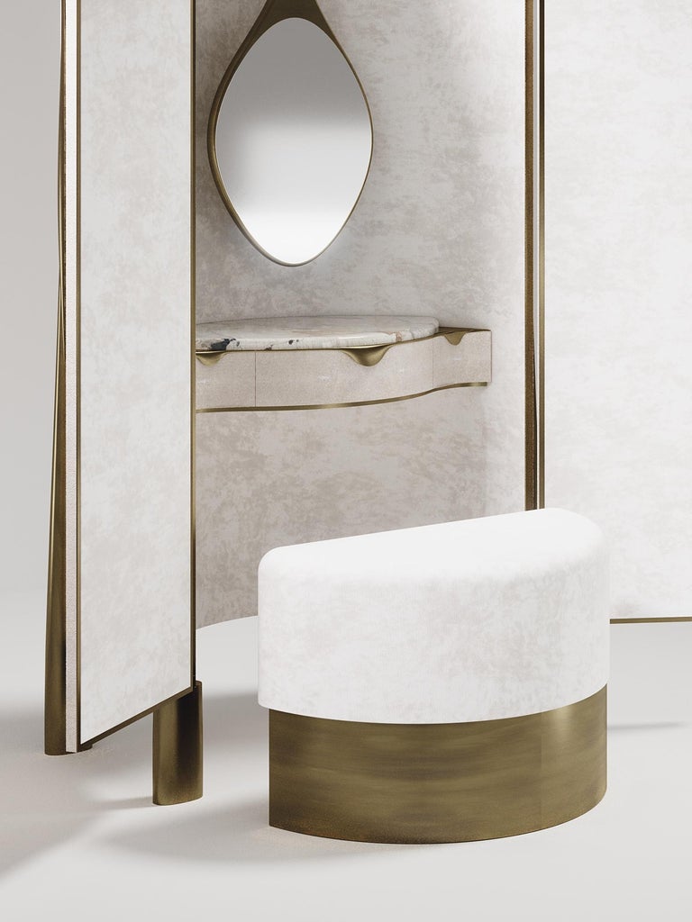 https://a.1stdibscdn.com/shagreen-vanity-cabinet-with-bronze-patina-brass-details-by-ry-augousti-for-sale-picture-6/f_45491/f_294306421656996543419/VANITY_D1_4B_master.jpg?width=768