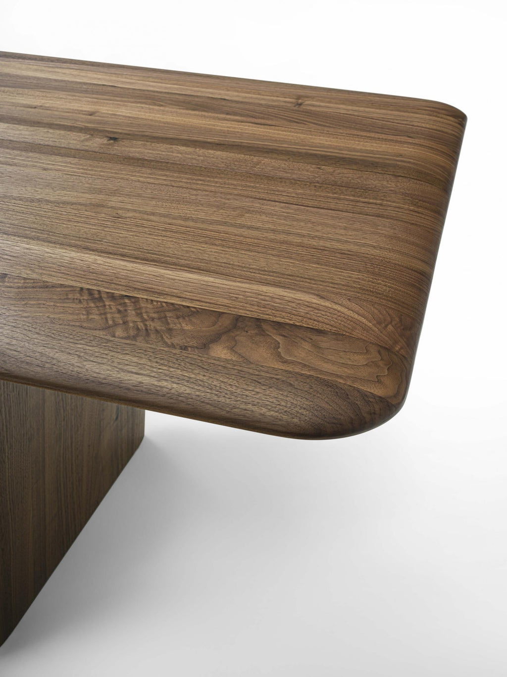 https://a.1stdibscdn.com/vela-solid-wood-dining-table-made-in-italy-for-sale-picture-3/f_49571/f_373687221701479435563/VELA_TABLE_design_C_R_S_RIVA1920_4_scaled_master.jpg
