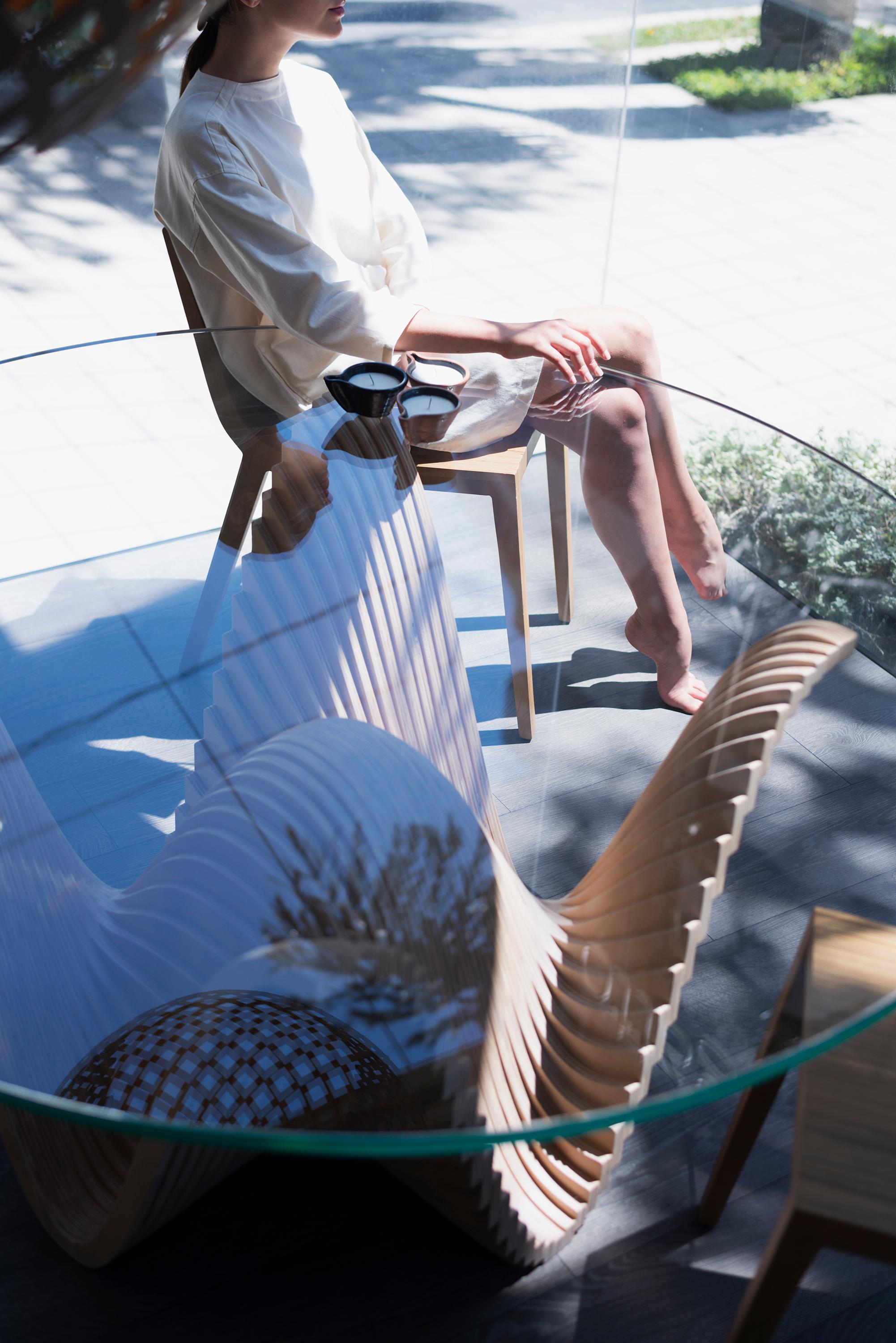 https://a.1stdibscdn.com/candy-dining-table-medium-by-piegatto-a-sculptural-contemporary-table-for-sale-picture-3/f_83012/f_385046421708469969743/_VIC5534_master.jpg