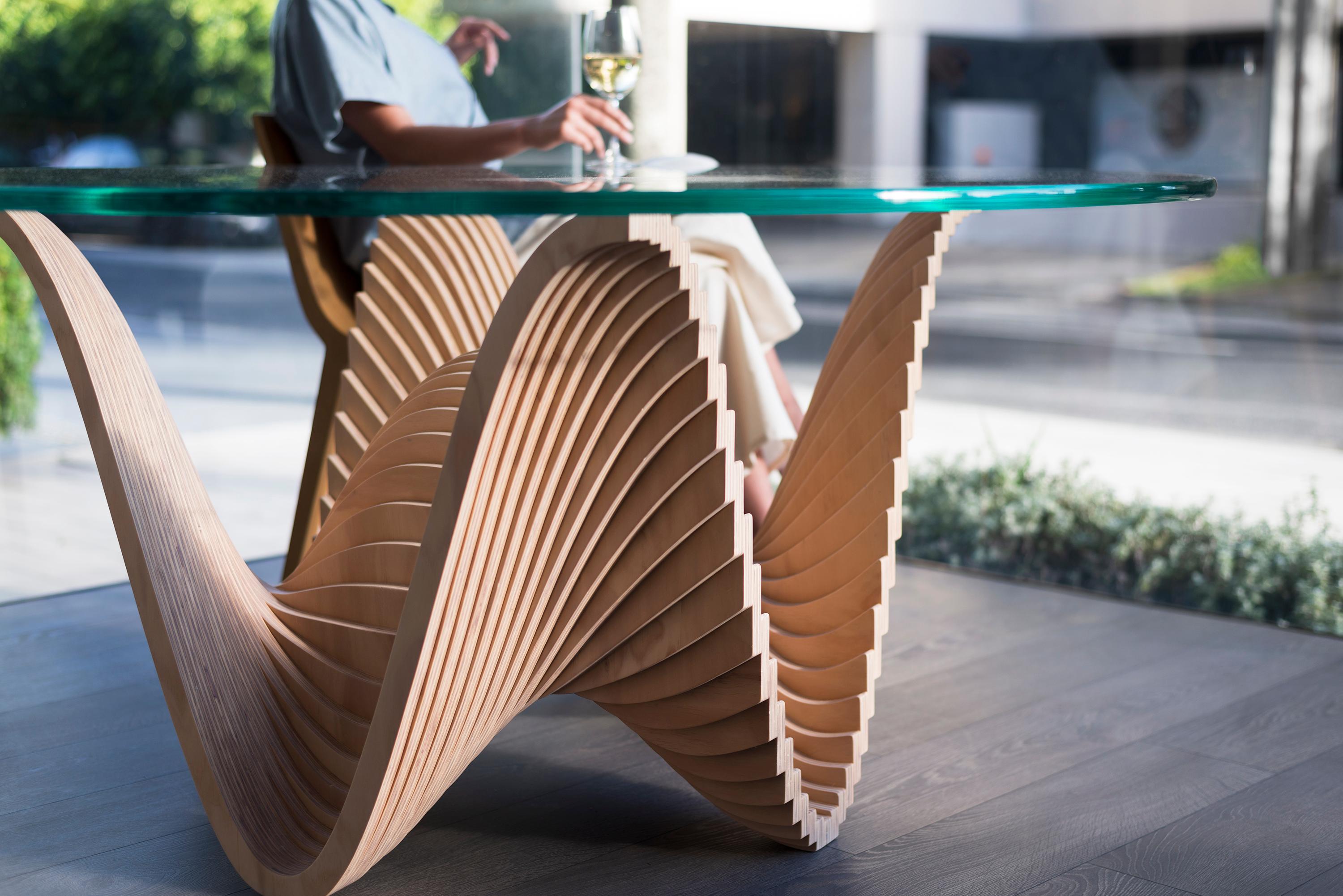 https://a.1stdibscdn.com/candy-dining-table-medium-by-piegatto-a-sculptural-contemporary-table-for-sale-picture-2/f_83012/f_385046421708469973043/_VIC6215_master.jpg