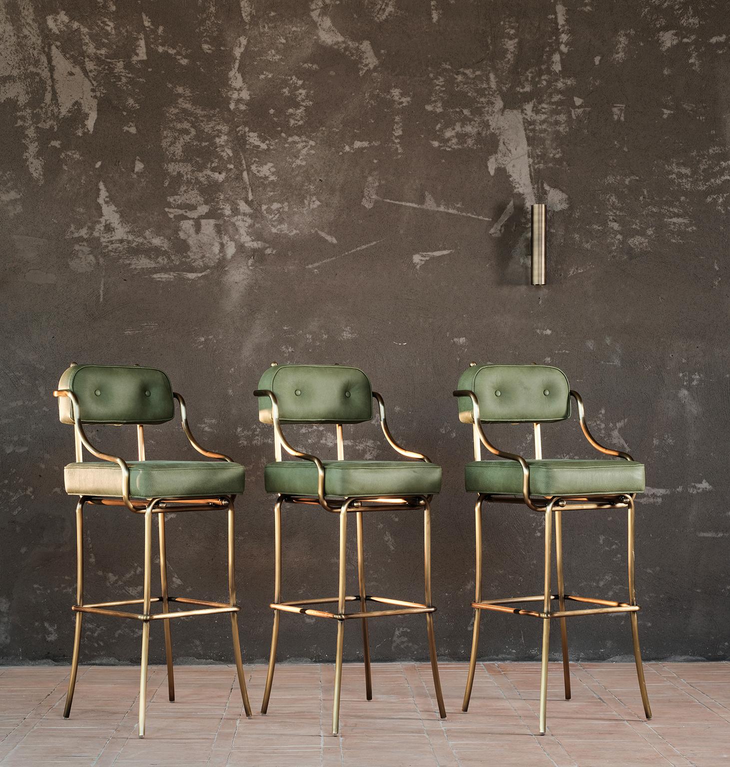 https://a.1stdibscdn.com/the-bar-chair-for-sale-picture-4/f_51171/1579857678585/VILE5401_master.jpg