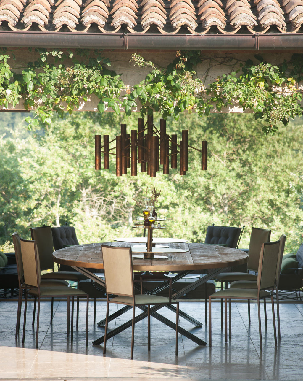 https://a.1stdibscdn.com/the-oval-dining-table-for-sale-picture-5/f_51171/f_171086021575456301237/VIL_7234_master.JPG