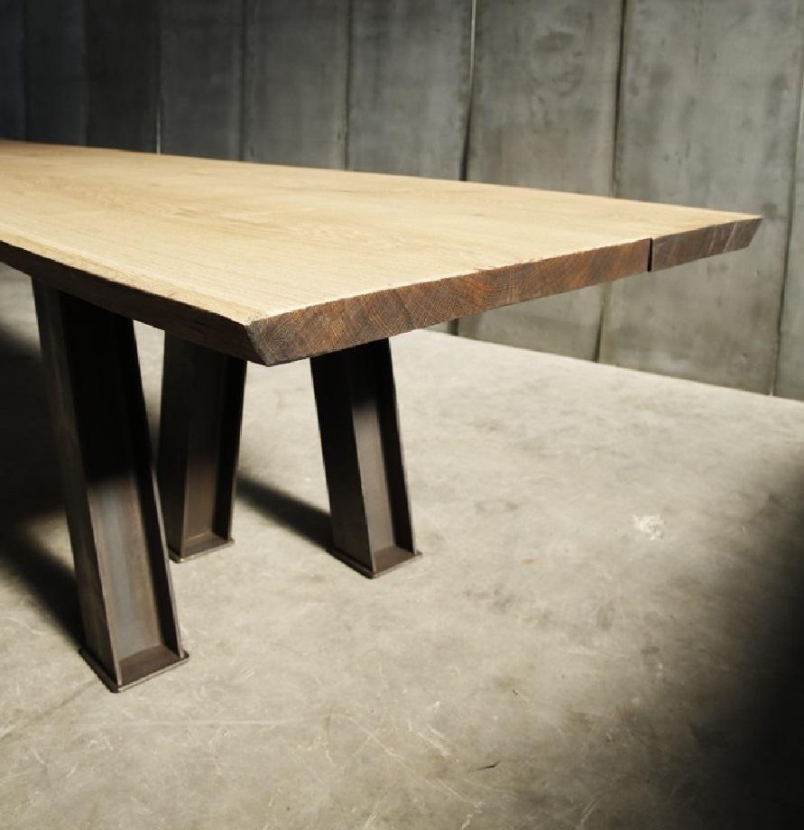 https://a.1stdibscdn.com/16-5-handcrafted-dining-table-offered-in-rough-oak-for-sale-picture-8/f_27693/f_321737121673455816671/VIR_ROUGH_detail_2_master.jpg