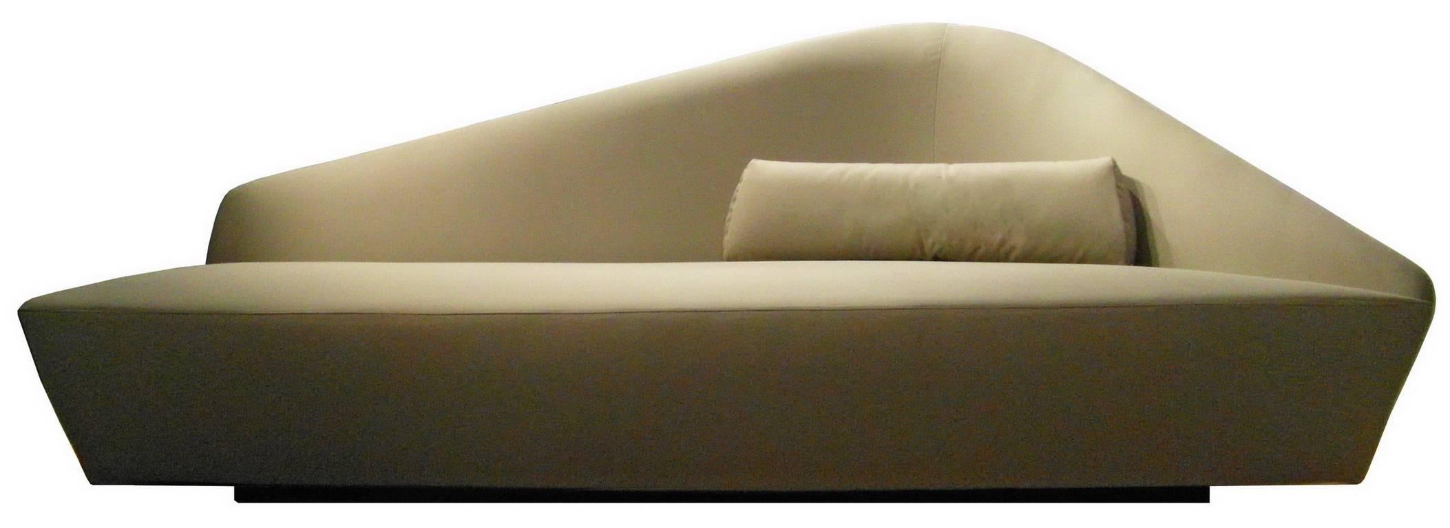 https://a.1stdibscdn.com/archivesE/upload/f_16392/f_83713531504443682926/Verlaine_Sofa_Lievore_Altherr_Molina_Driade_Fabric_Leather_Velvet_6_master.jpg
