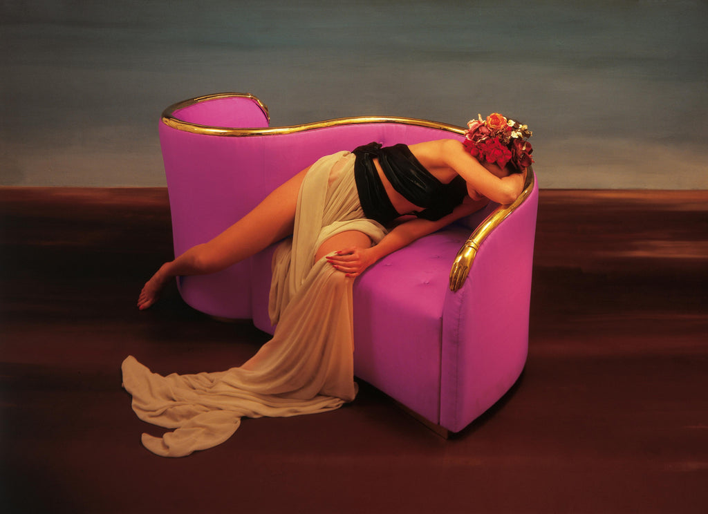 https://a.1stdibscdn.com/salvador-dali-limited-edition-black-sofa-vis-a-vis-de-gala-for-sale-picture-8/f_12192/f_319641821672273383339/Vis_a_vis_de_Gala_1_correct_master.jpg