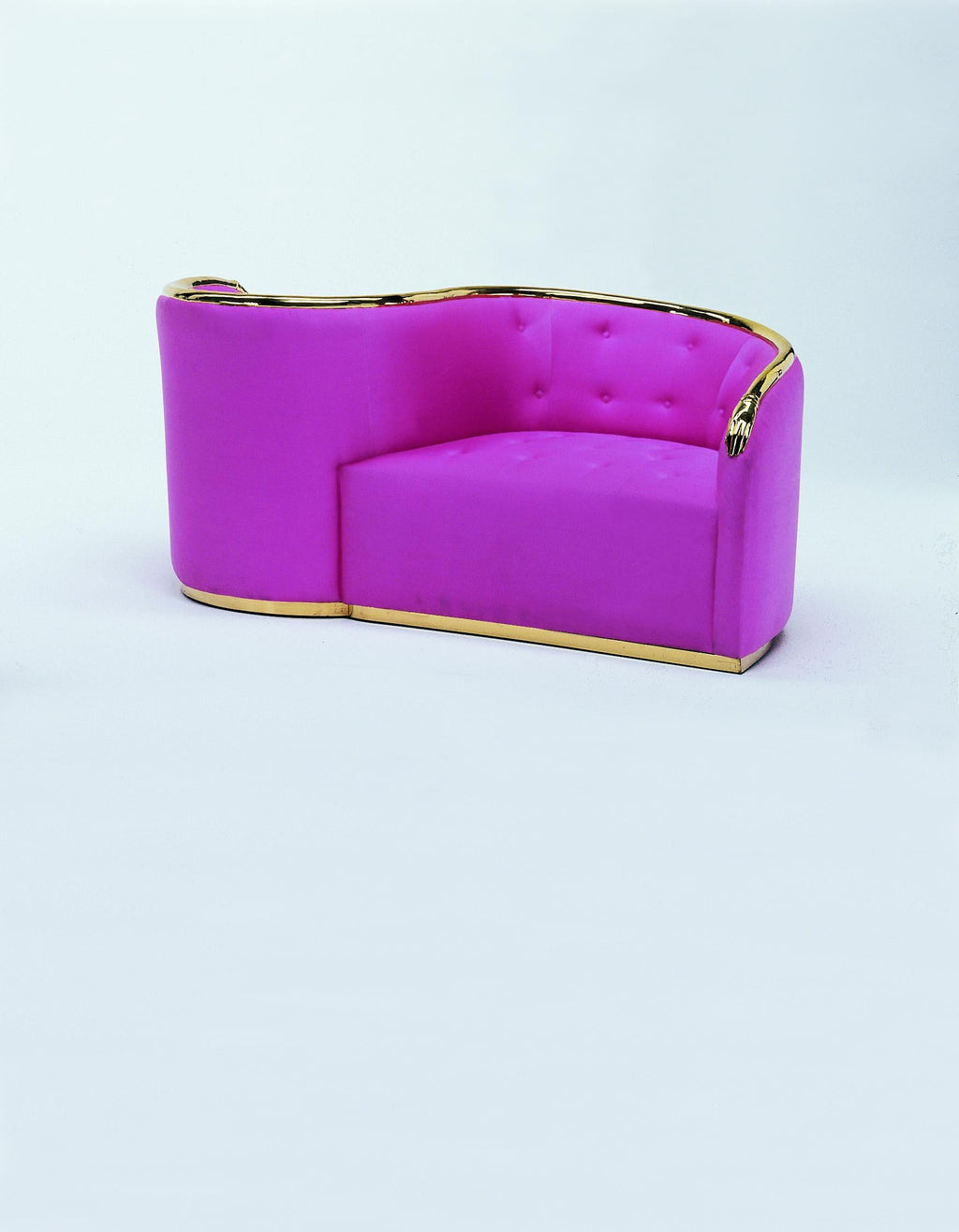 https://a.1stdibscdn.com/salvador-dali-sofa-vis-a-vis-de-gala-for-sale-picture-5/f_12192/f_319641921672273394049/Vis_a_vis_de_Gala_3_RET_master.jpg