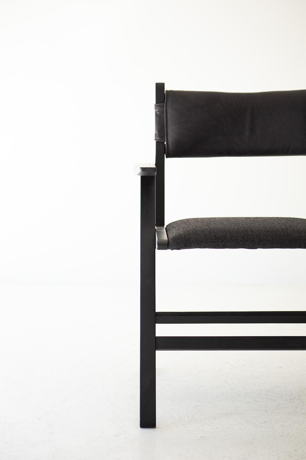 https://a.1stdibscdn.com/vita-modern-dining-chair-for-sale-picture-5/f_9720/f_283235721650481087341/Vita_Modern_Dining_Chair_05_master.jpg