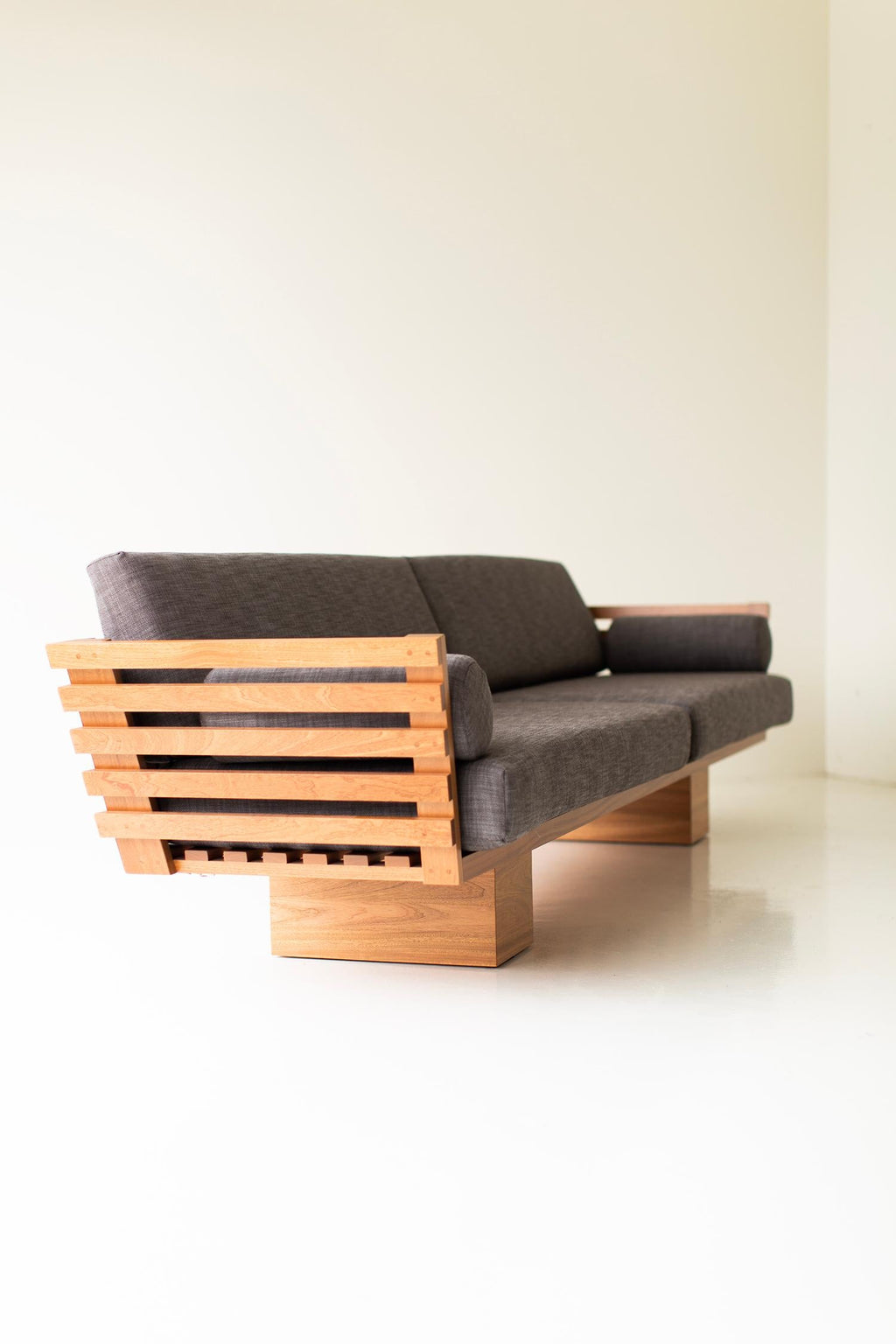 https://a.1stdibscdn.com/large-outdoor-slatted-suelo-sofa-for-sale-picture-9/f_9720/f_363717821696275738940/W3889025_master.jpg
