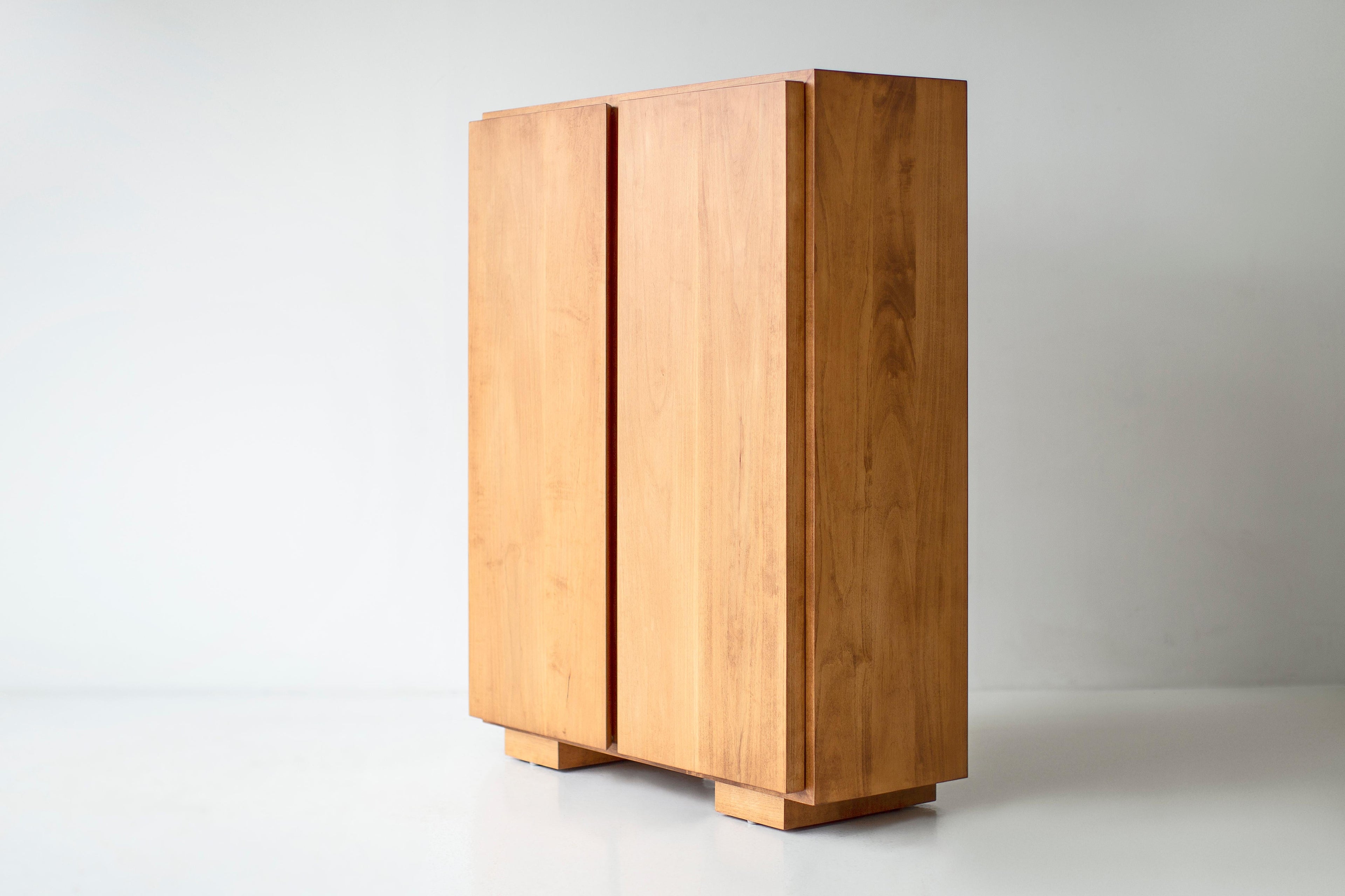 https://a.1stdibscdn.com/bertu-storage-carsen-modern-storage-cabinet-maple-for-sale-picture-10/f_9720/f_465311821757000430649/W6877046_master.jpg