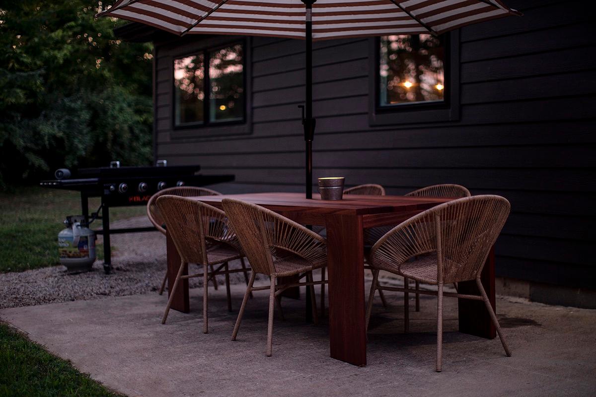 https://a.1stdibscdn.com/bertu-patio-furniture-chile-slatted-top-dining-table-mahogany-teak-oil-for-sale-picture-10/f_9720/f_473911321762352608719/W9538163_master.jpeg