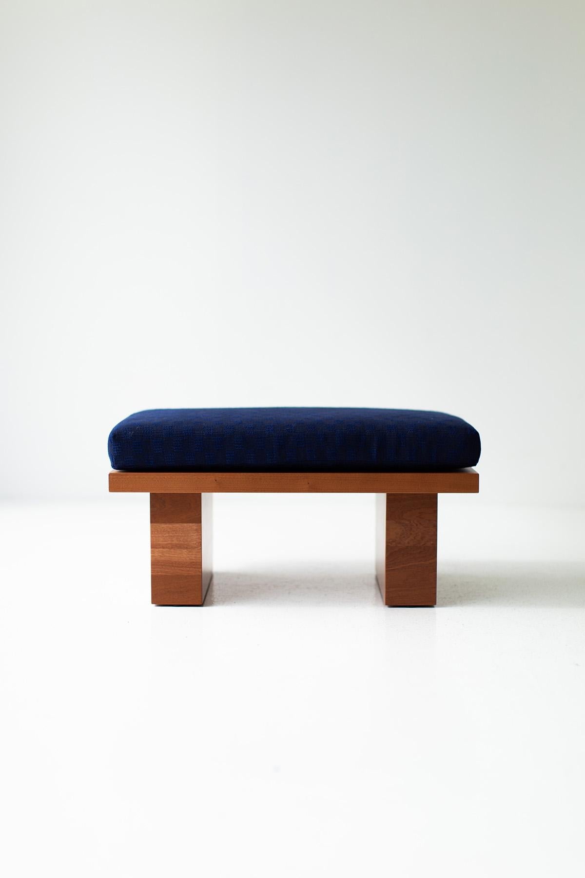 https://a.1stdibscdn.com/bertu-chair-and-ottoman-modern-chair-and-ottoman-patio-furniture-suelo-for-sale-picture-9/f_9720/f_366644921697567430424/W9873527_master.jpg