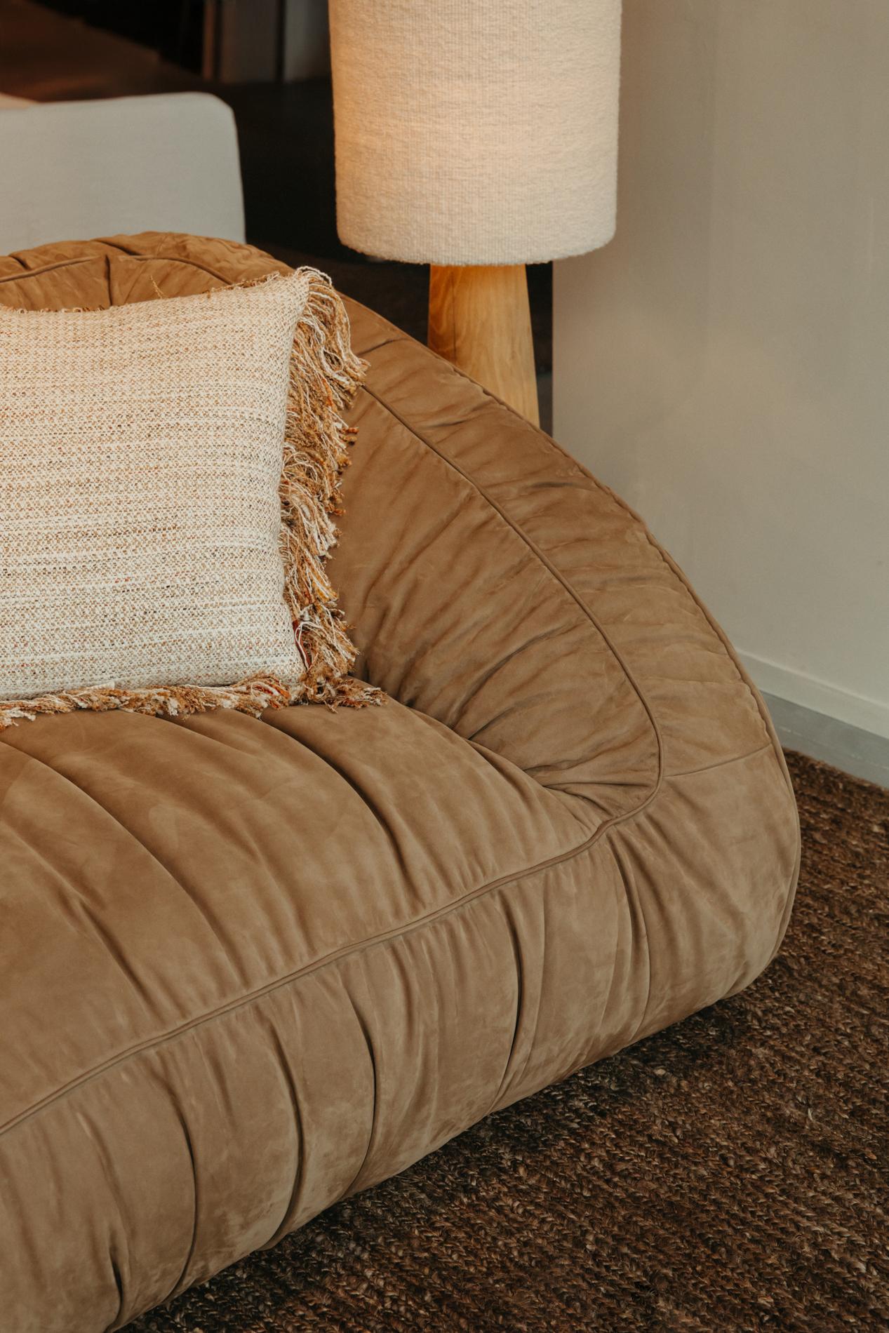 https://a.1stdibscdn.com/moss-modular-sofa-c004-nabuk-col-marron-for-sale-picture-5/f_95332/f_481352121767108052620/WANTINTERIOR_31OKT_8113_121_121_master.jpg