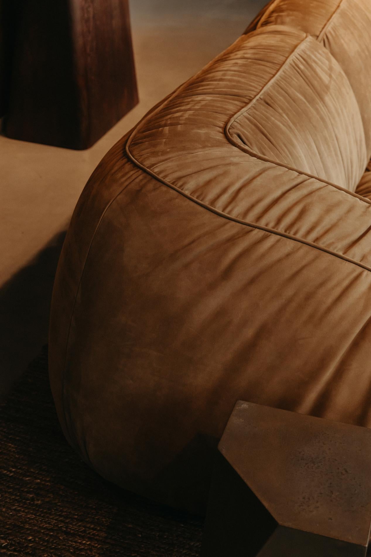 https://a.1stdibscdn.com/moss-modular-sofa-c004-nabuk-col-marron-for-sale-picture-9/f_95332/f_481352121767108093045/WANTINTERIOR_31OKT_8309_147_147_master.jpg