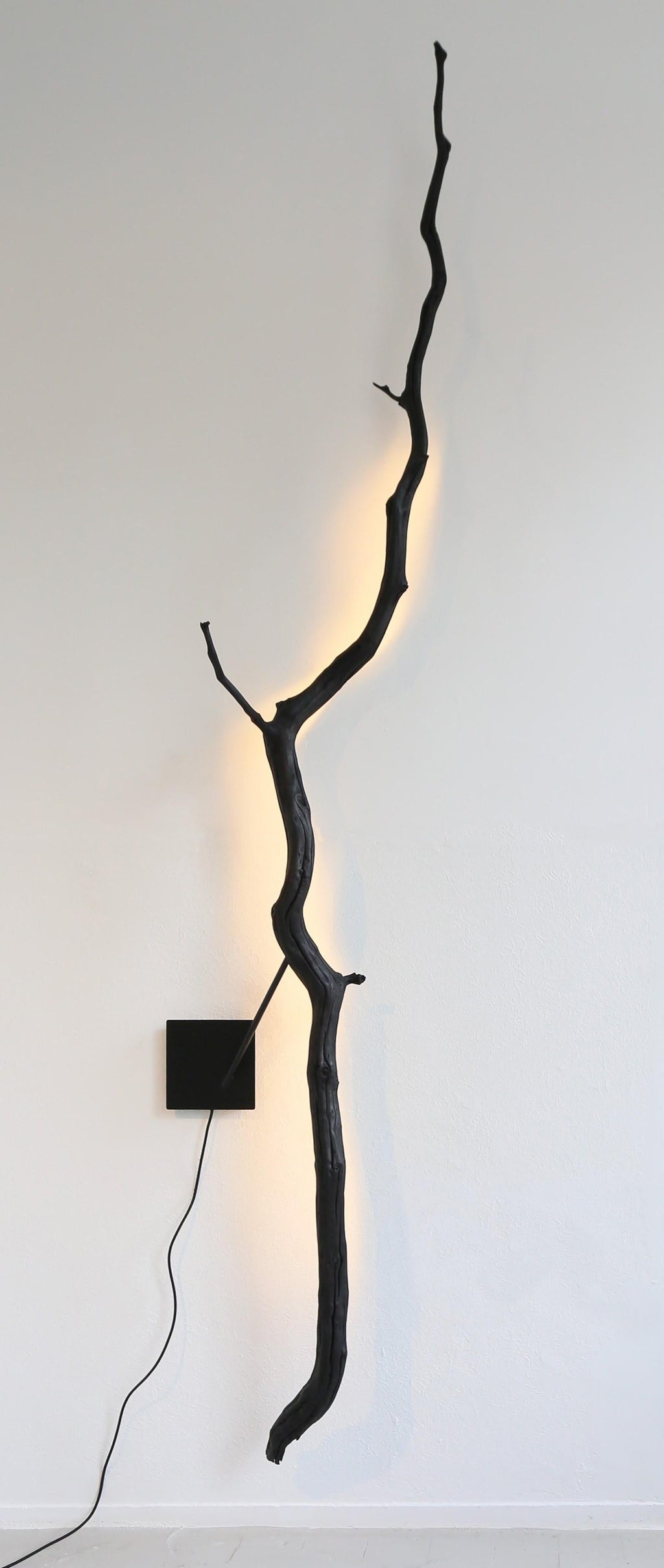 https://a.1stdibscdn.com/unique-burning-ego-wall-lamp-by-win-verzantvoort-for-sale-picture-2/f_12192/f_320459021672844586652/WDSTCK_Burning_Ego_wall_Wim_Verzantvoort_03_2__master.jpg