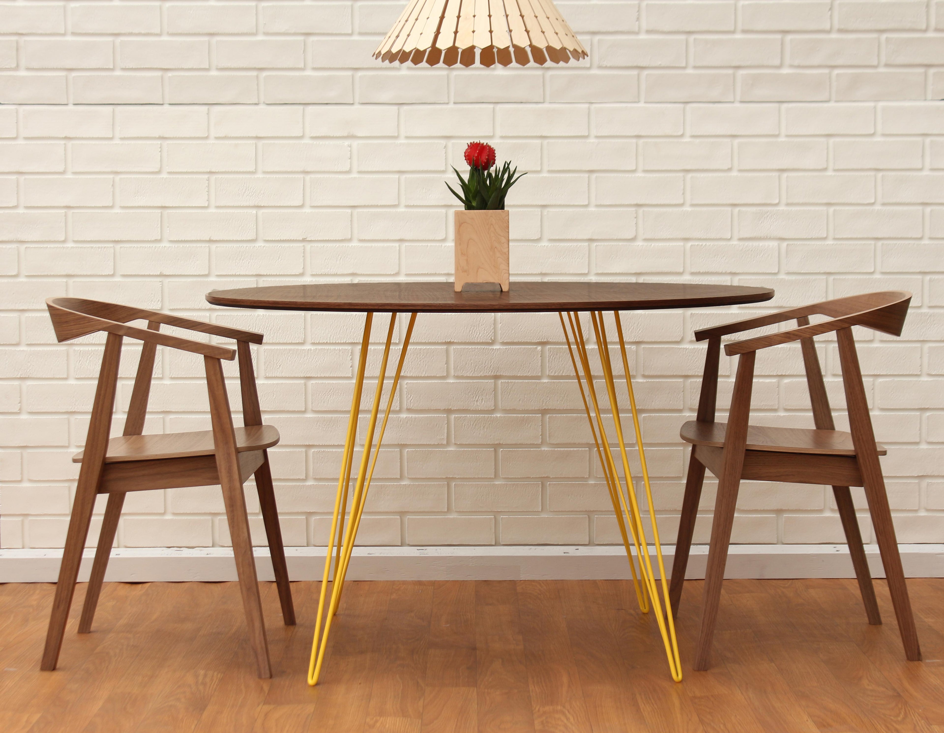 https://a.1stdibscdn.com/williams-hairpin-dining-round-table-walnut-yellow-for-sale-picture-3/22569652/f_265761521639731172319/WIL_DIN_WAL_SM_CIR_YL2_master.jpg