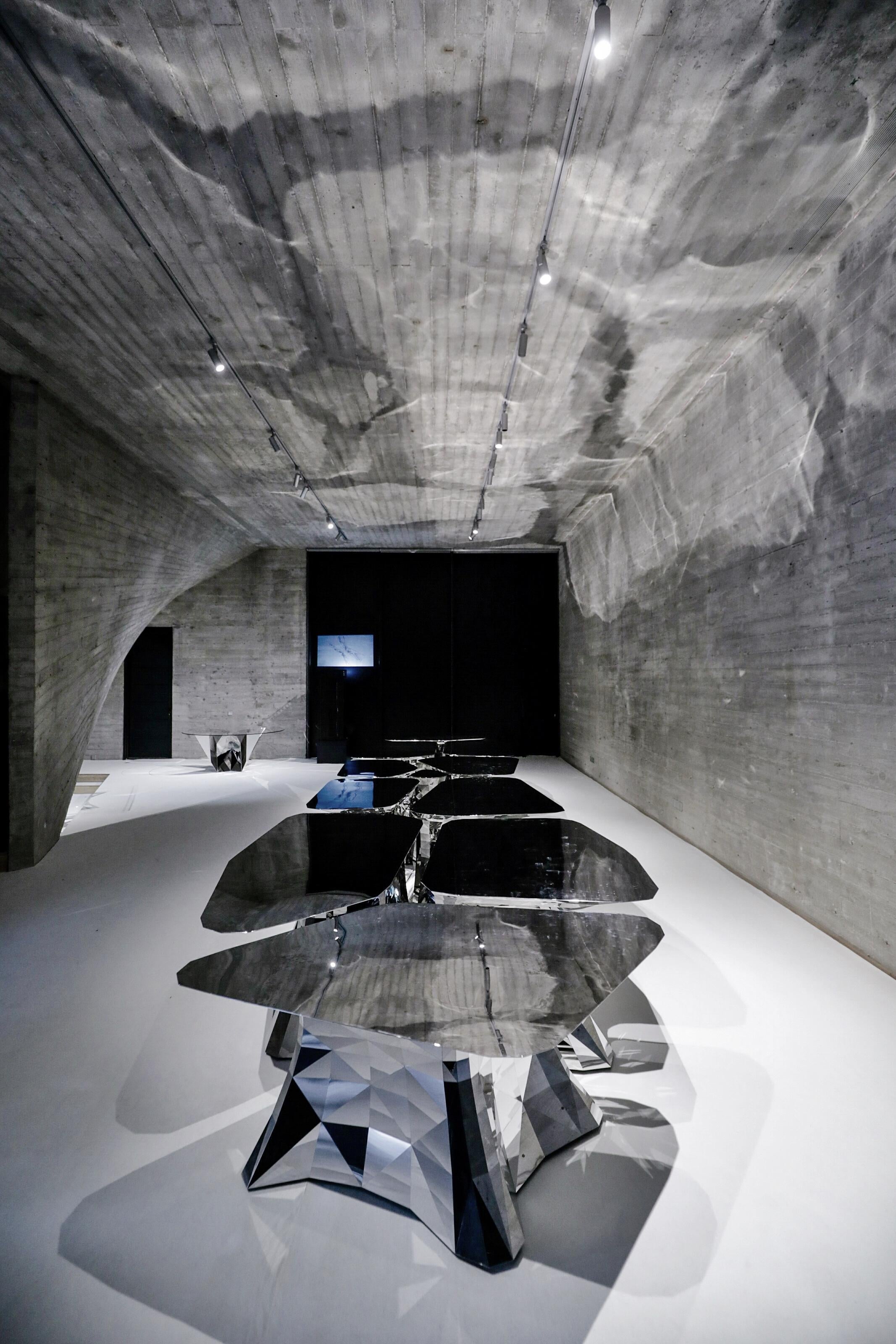 https://a.1stdibscdn.com/object-mt-v1-mirror-polished-stainless-steel-table-by-zhoujie-zhang-for-sale-picture-8/f_10794/f_180223711582156909008/WISH4242_master.jpg
