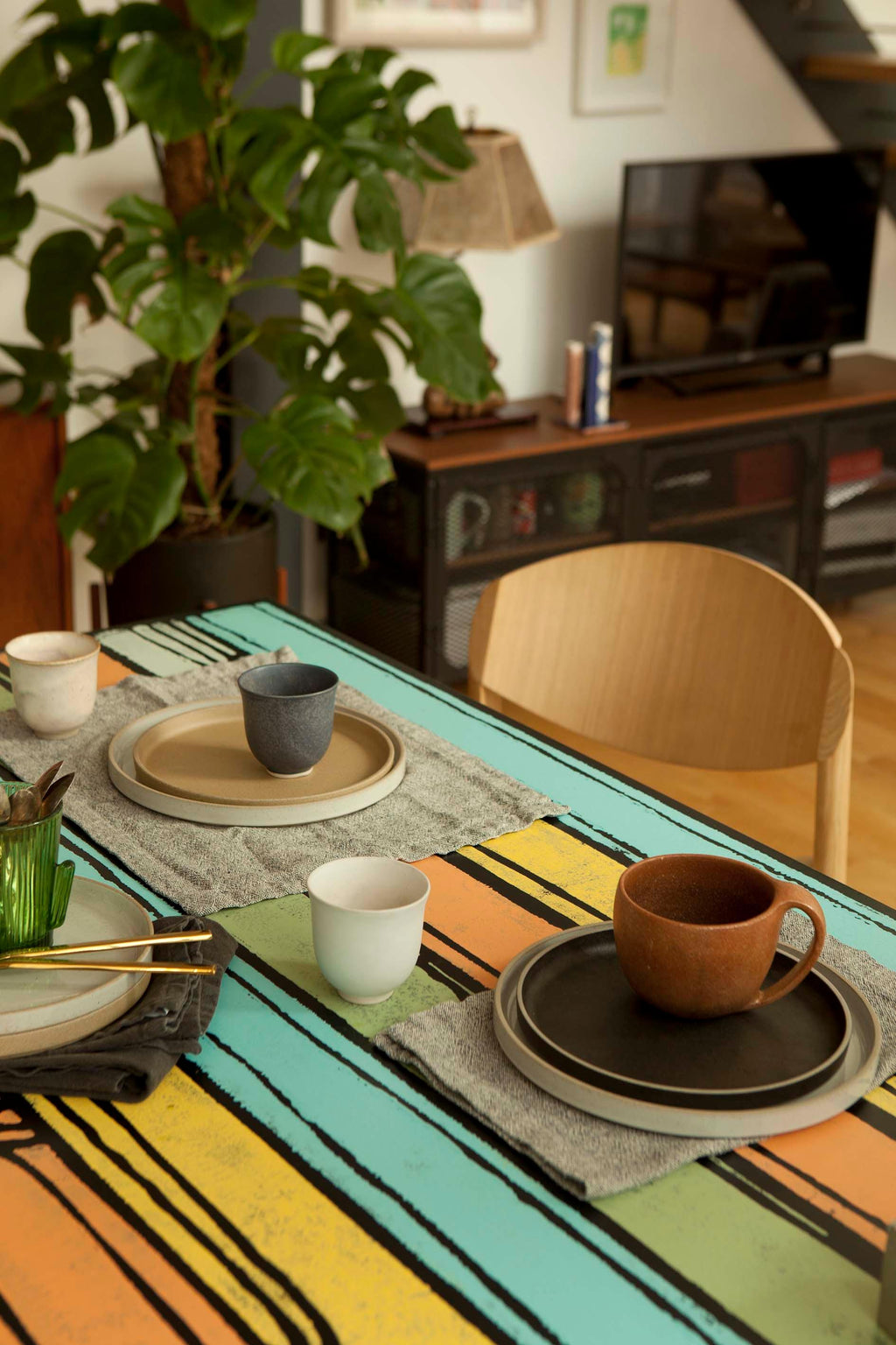 https://a.1stdibscdn.com/established-sons-wrongwood-dining-table-by-richard-woods-sebastian-wrong-for-sale-picture-9/12330573/f_155244111563452407860/WRONGWOODS_TABLE_palm_springs_6266_R_Woods_and_S_Wrong_2017_EstablishedandSons_JamesChampion_Lifestyle_02_72dpi_master.jpg