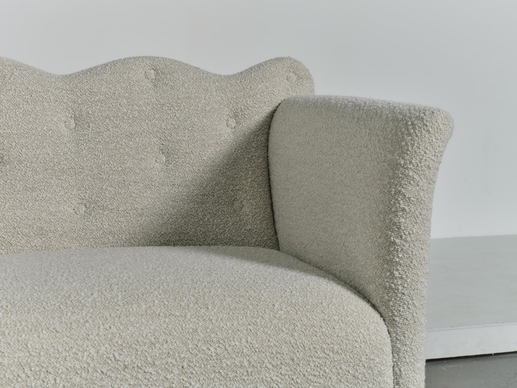 https://a.1stdibscdn.com/wavy-back-sofa-upholstered-in-lelievre-wool-boucle-for-sale-picture-9/f_22593/f_486201321770049895891/Wavy_Back_Sofa_0152_11_25_master.jpg