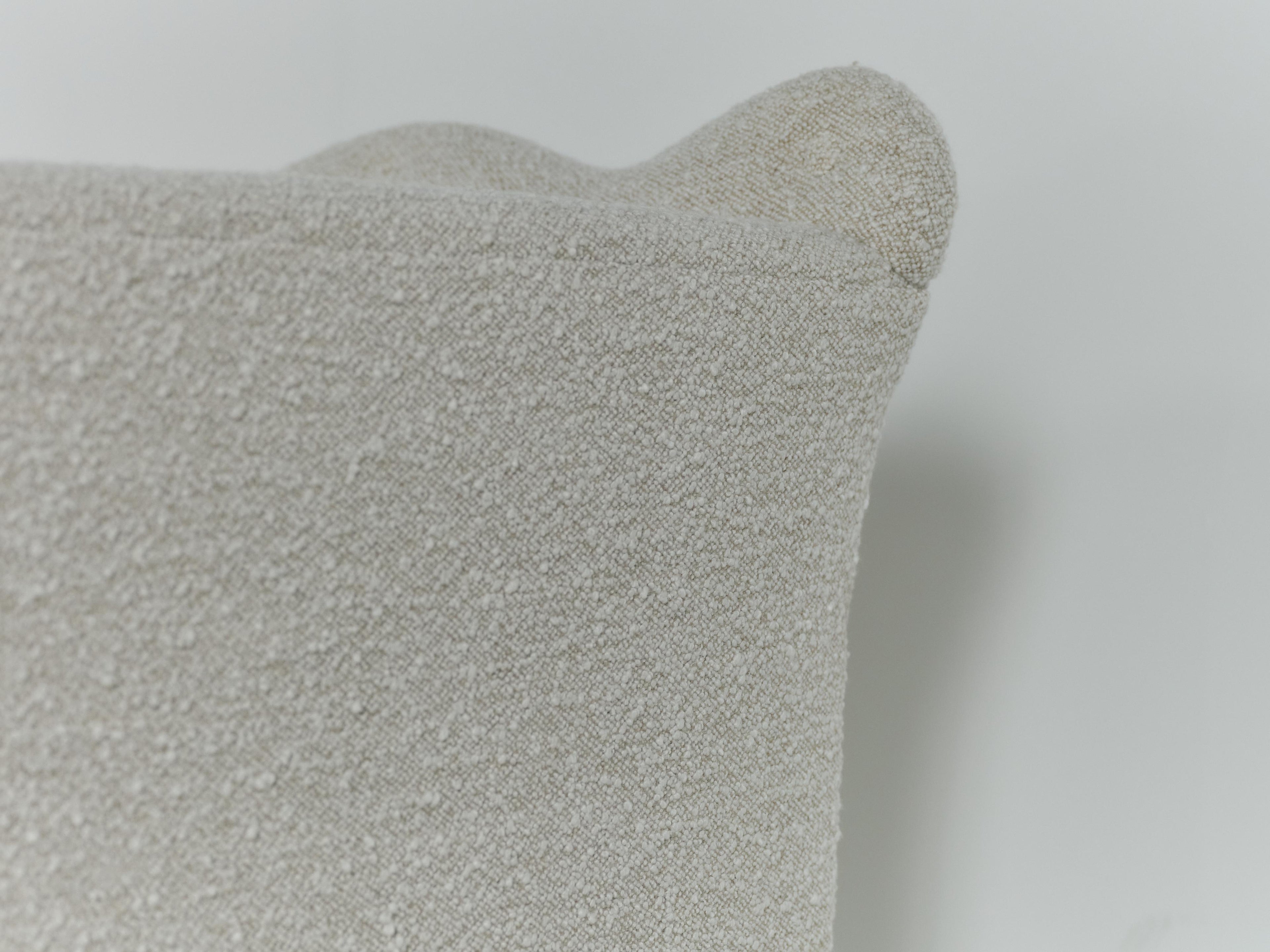 https://a.1stdibscdn.com/wavy-back-sofa-upholstered-in-lelievre-wool-boucle-for-sale-picture-2/f_22593/f_486201321770049797624/Wavy_Back_Sofa_0159_11_25_master.jpg