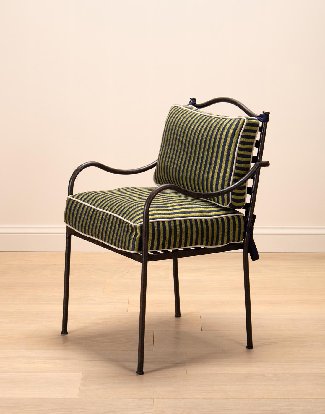 https://a.1stdibscdn.com/rupert-bevan-clement-chair-with-cushion-customers-choice-of-material-leather-for-sale-picture-7/f_95862/f_435106021753713882627/Web_angle_view_cushion_no_skis_clement_chair_master.jpg