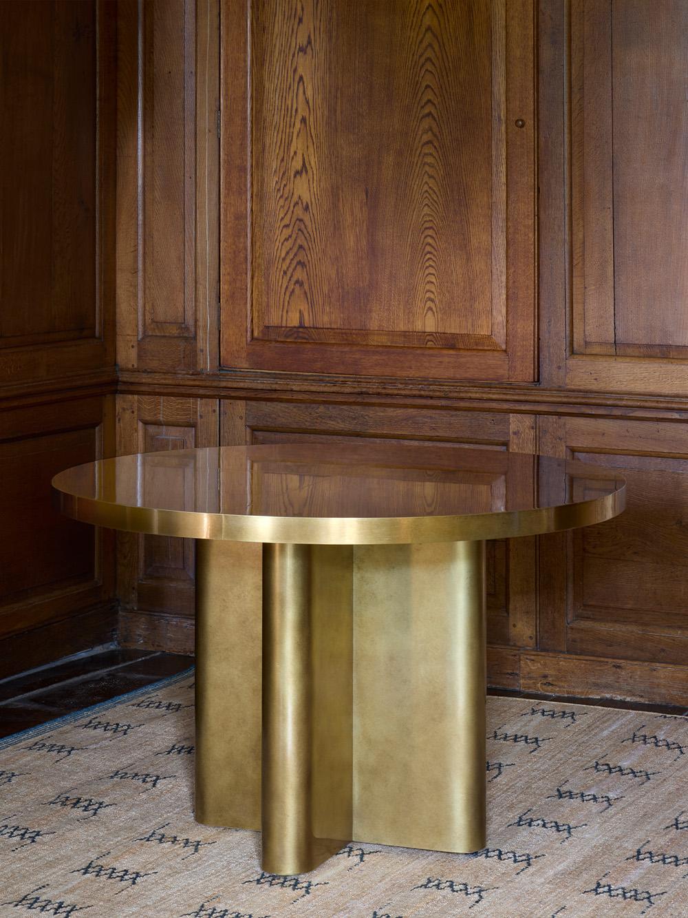 https://a.1stdibscdn.com/rupert-bevan-cyrus-dining-table-for-sale-picture-4/f_95862/f_447252221759828357844/Web_cyrus_dining_table_in_situ_master.jpg