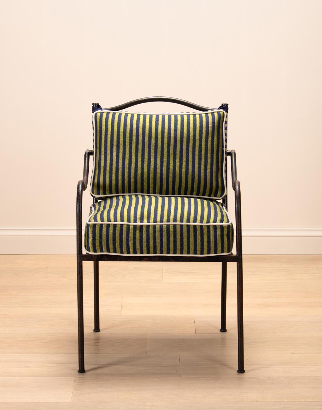 https://a.1stdibscdn.com/rupert-bevan-clement-chair-with-cushion-customers-choice-of-material-leather-for-sale-picture-9/f_95862/f_435106021753713883322/Web_front_view_cushion_no_skis_clement_chair_master.jpg