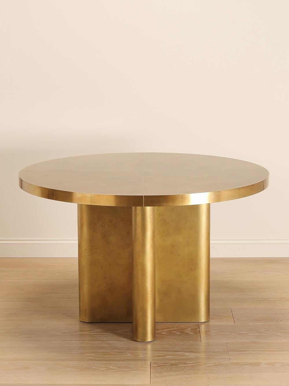 https://a.1stdibscdn.com/rupert-bevan-cyrus-dining-table-for-sale-picture-2/f_95862/f_447252221745413452339/Web_side_view_1_cyrus_dining_table_master.jpg