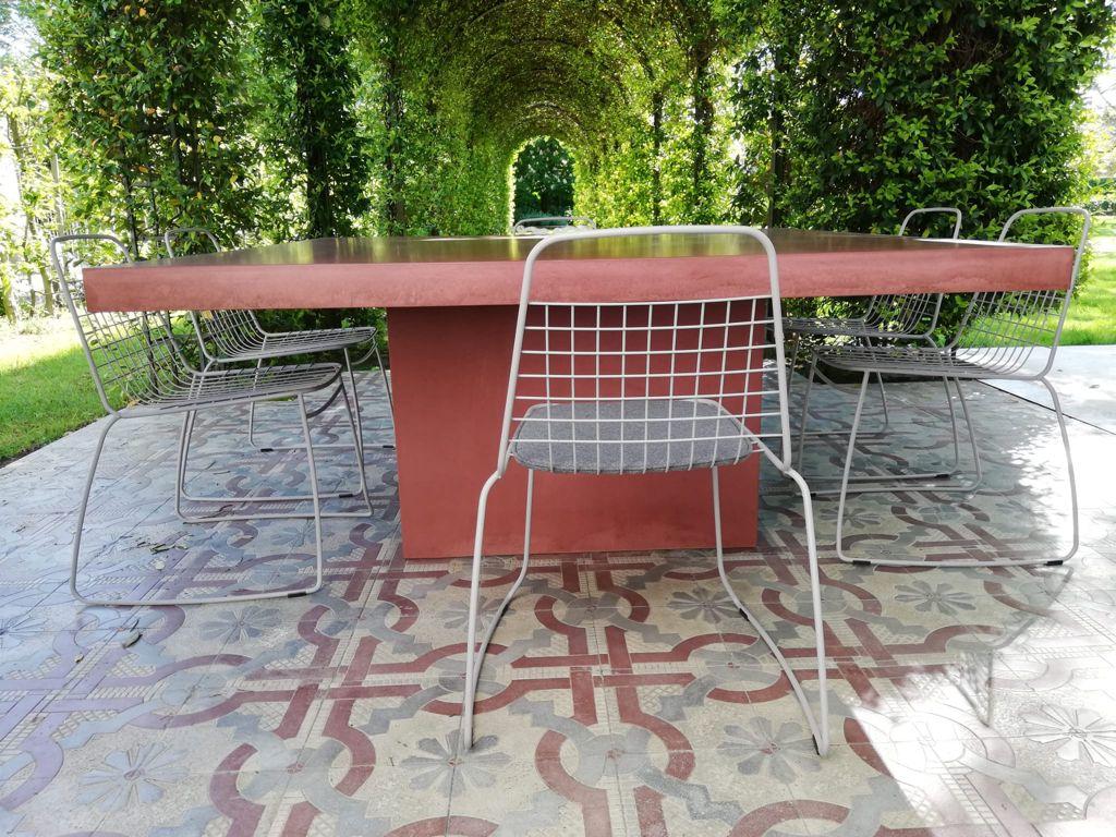 https://a.1stdibscdn.com/21st-century-giorgione-180-red-concrete-dining-table-100-handcrafted-in-italy-for-sale-picture-7/f_38941/f_236379821621243517438/WhatsApp_Image_2021_05_10_at_12_39_35_1__master.jpeg